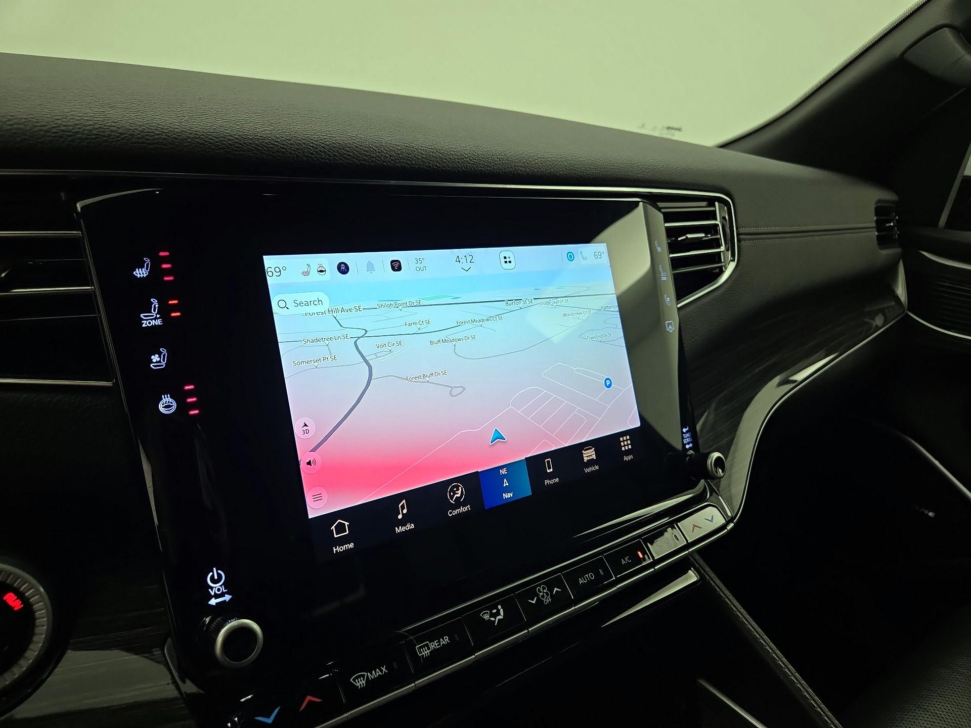 Thumbnail: 2022 Jeep Wagoneer - 14