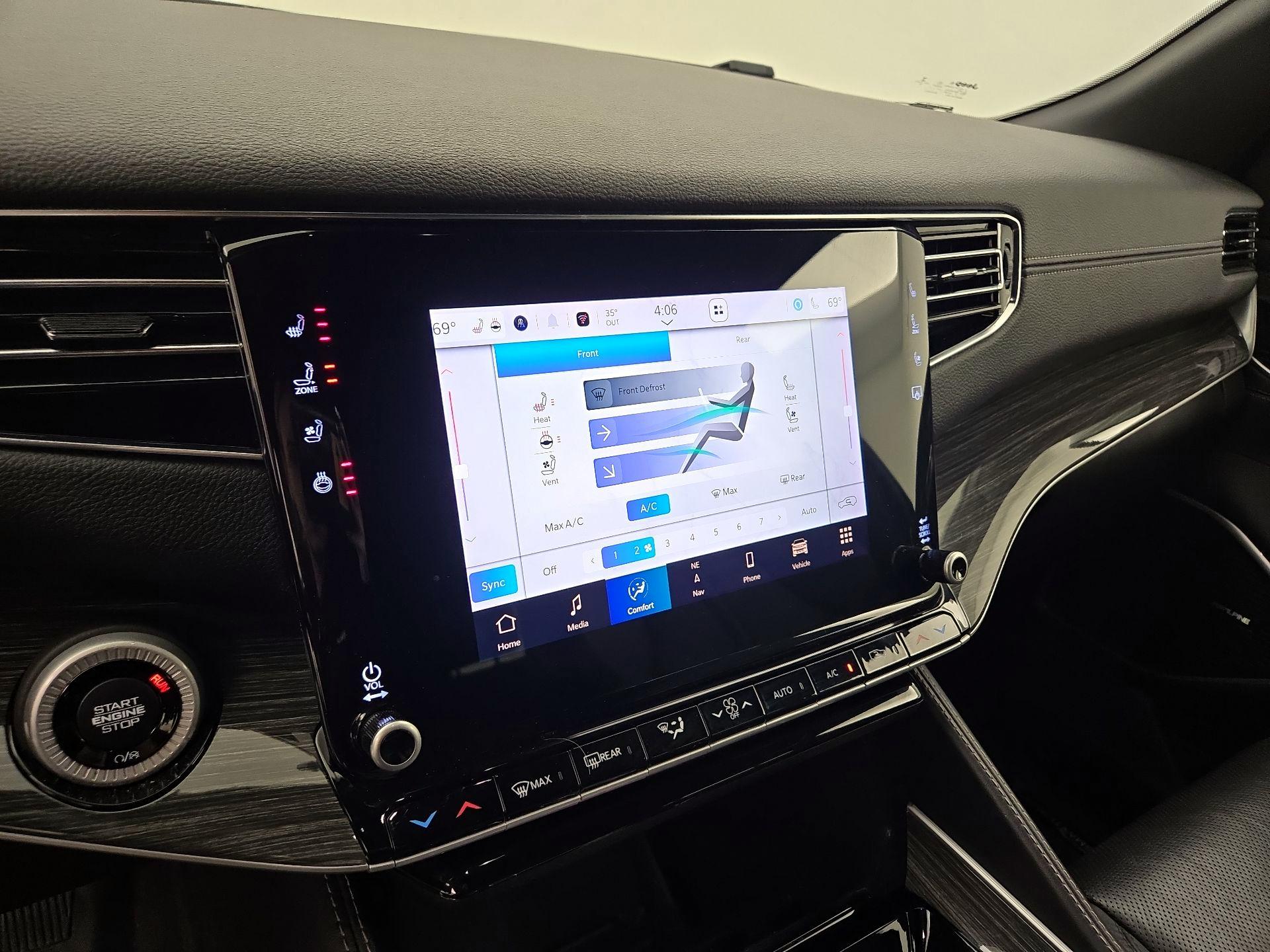 Thumbnail: 2022 Jeep Wagoneer - 17