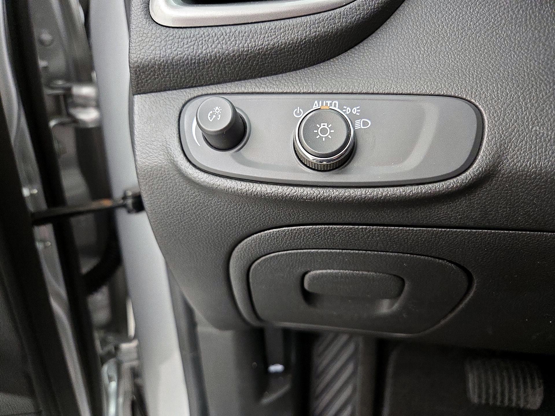 Thumbnail: 2020 Chevrolet Trax - 13