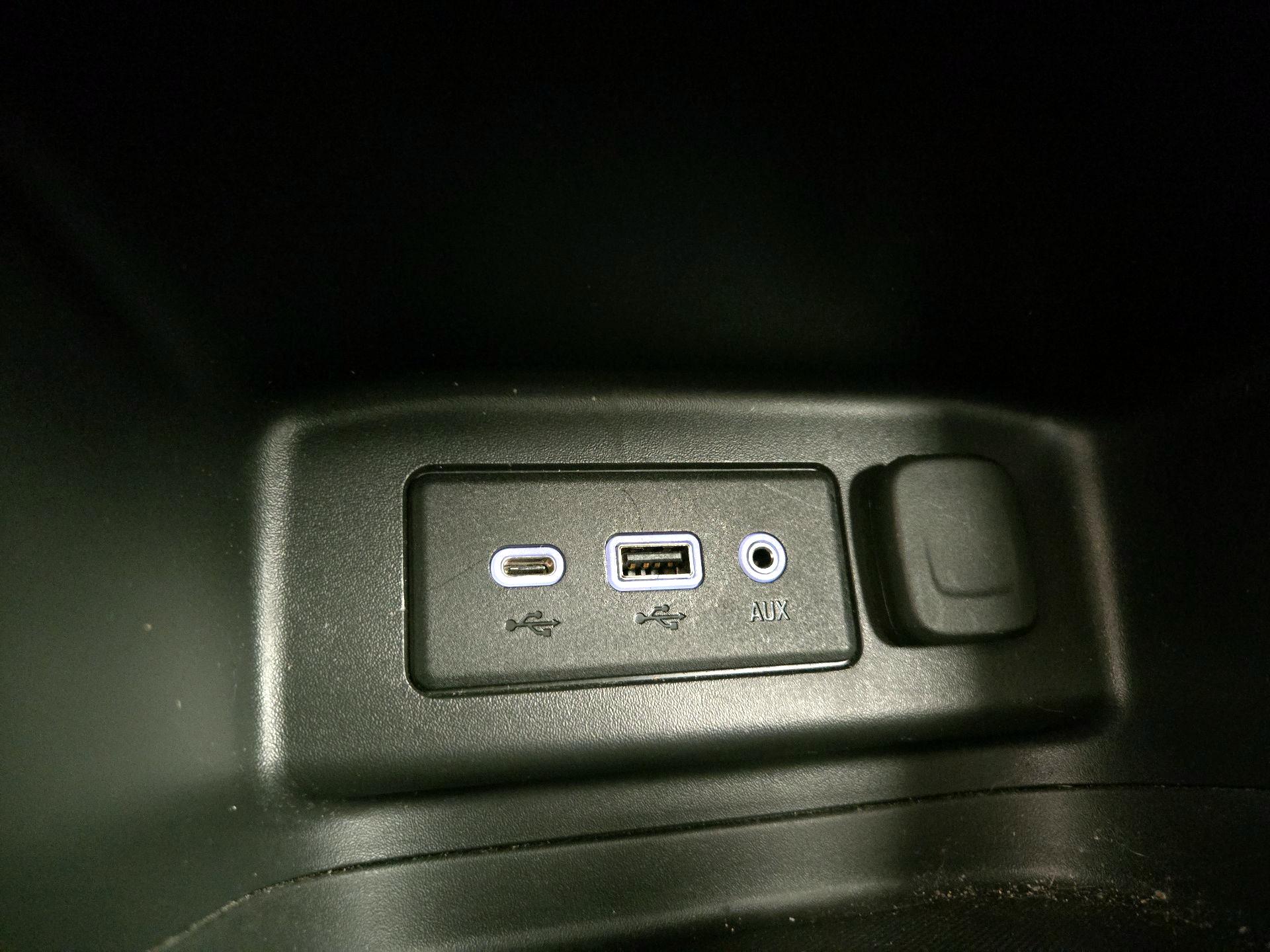 Thumbnail: 2020 Chevrolet Equinox - 18