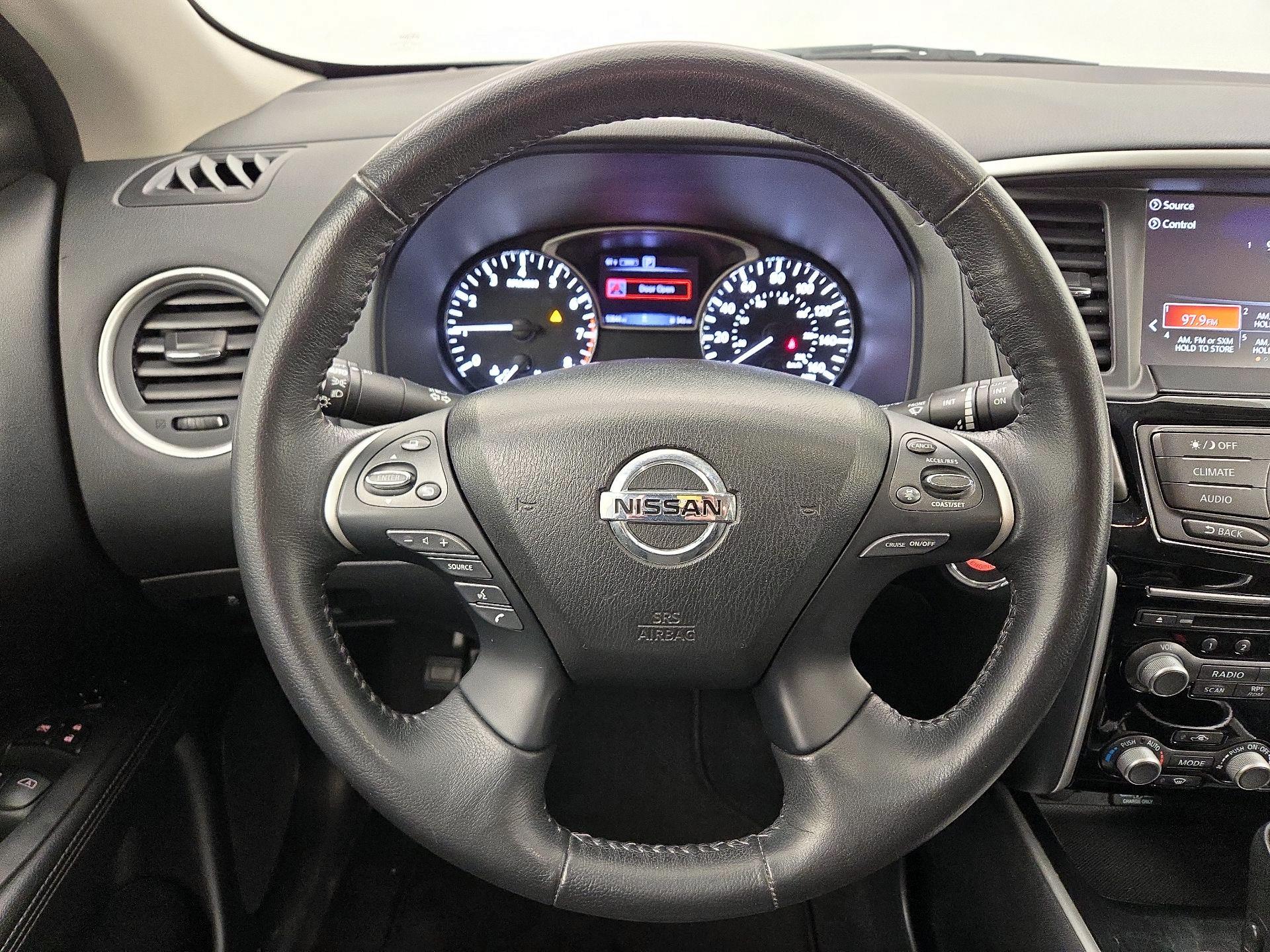 Thumbnail: 2020 Nissan Pathfinder - 10