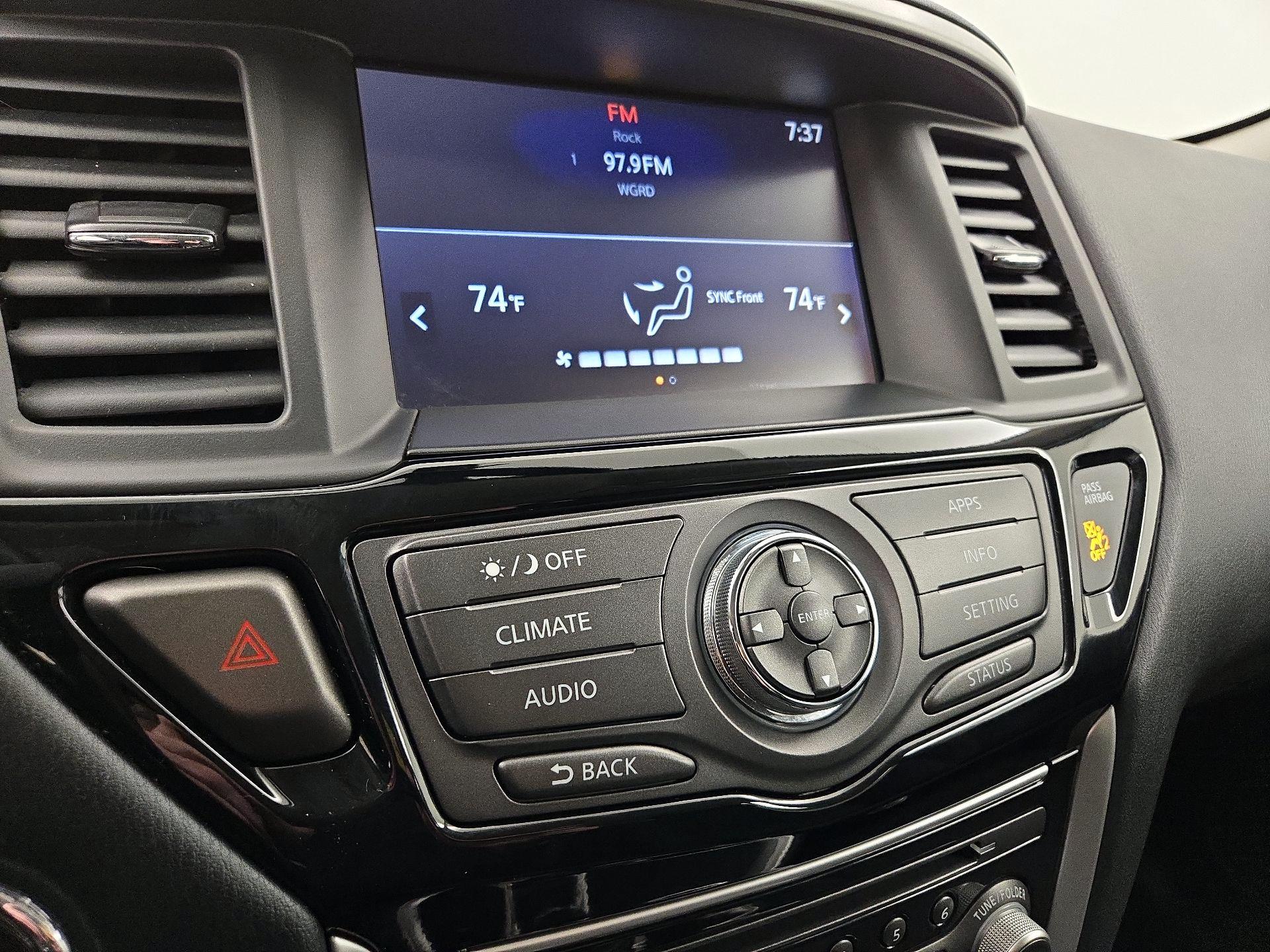 Thumbnail: 2020 Nissan Pathfinder - 16