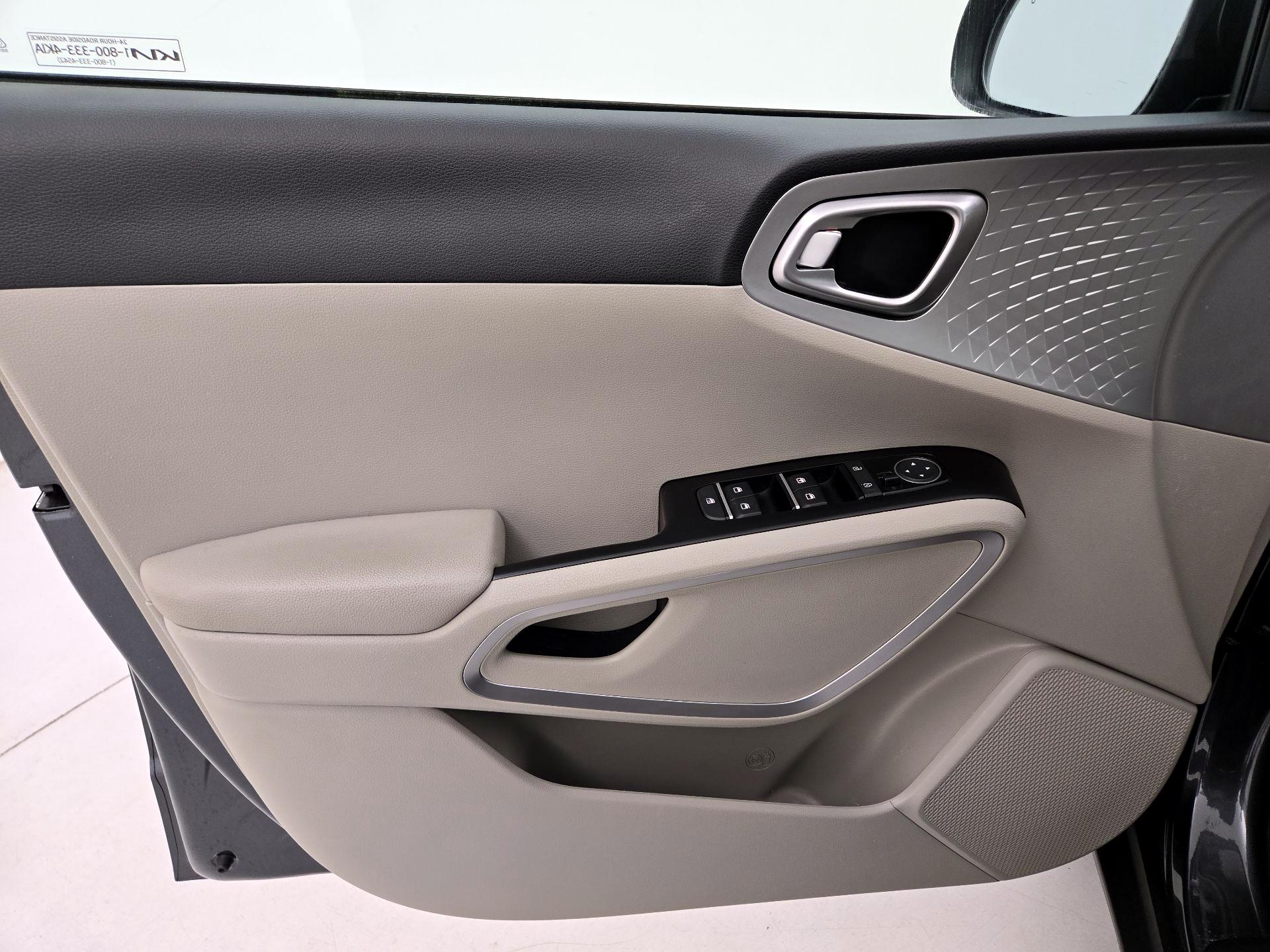 Thumbnail: 2022 Kia Soul - 12