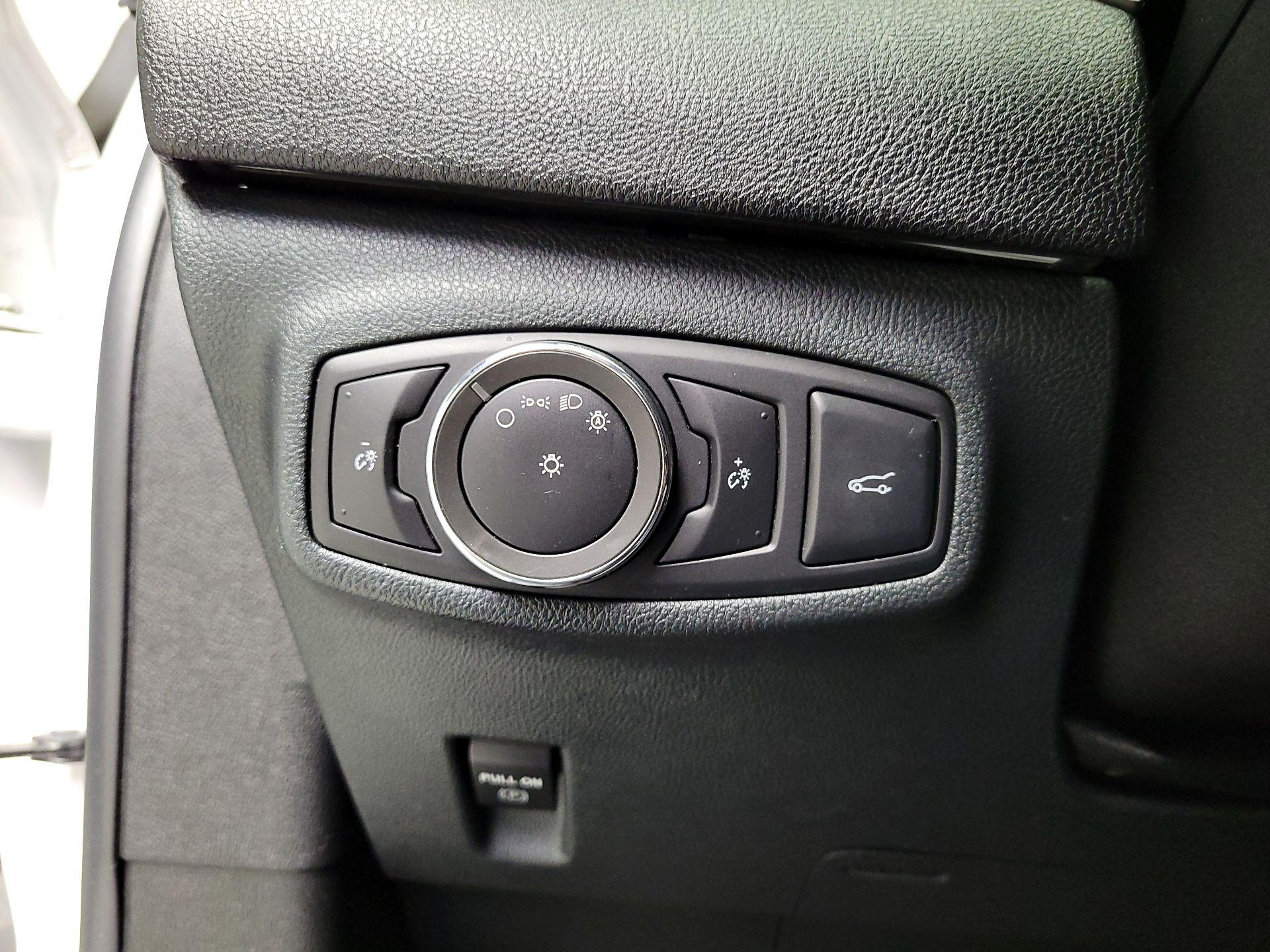 Thumbnail: 2017 Lincoln MKC - 13