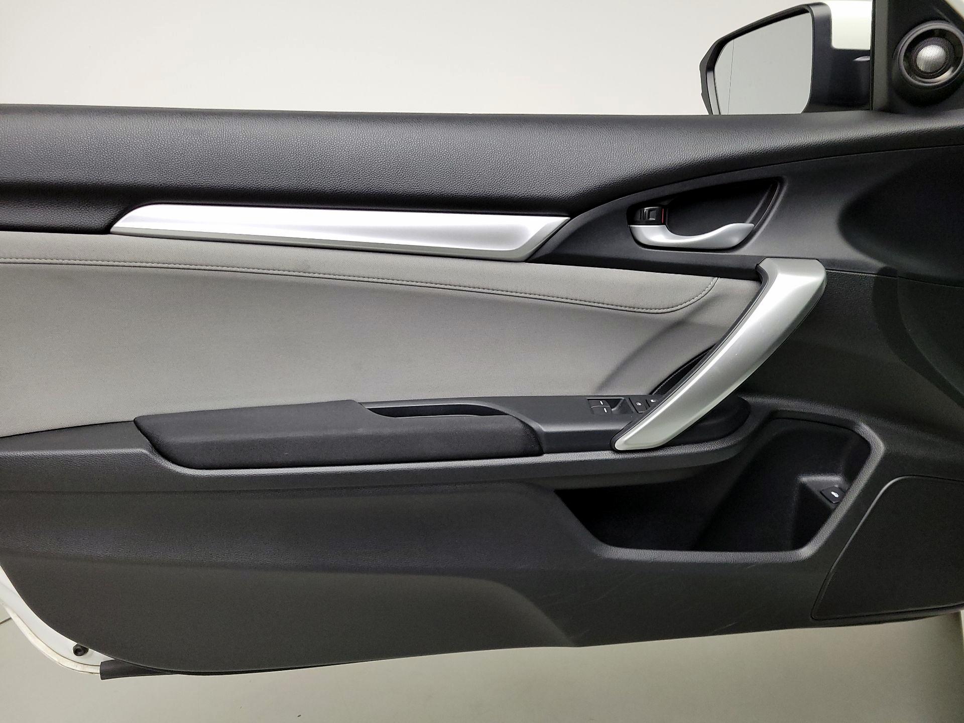 Thumbnail: 2016 Honda Civic - 12