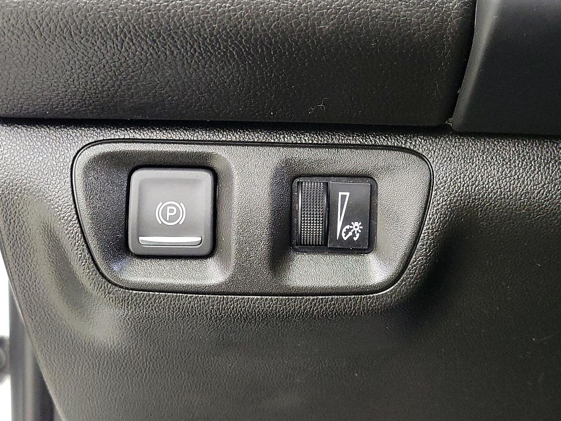 Thumbnail: 2023 GMC Acadia - 13