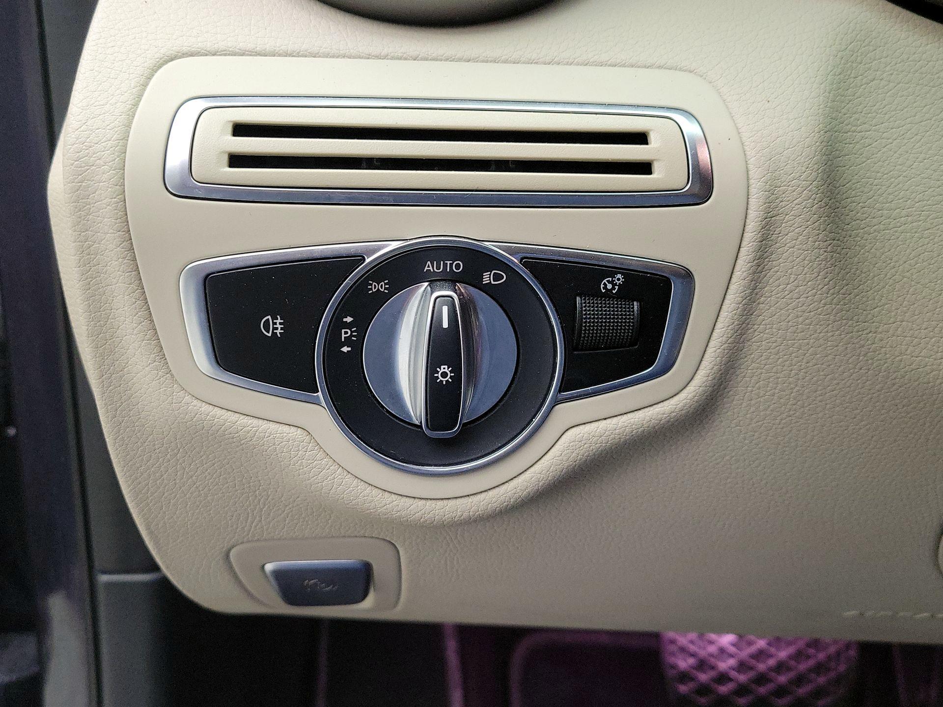 Thumbnail: 2021 Mercedes-Benz C-Class - 13