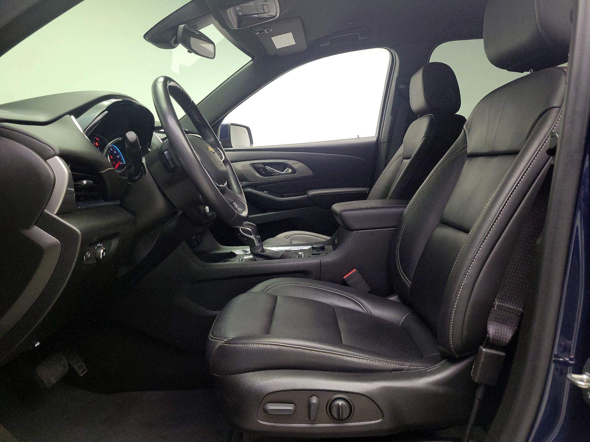 Thumbnail: 2022 Chevrolet Traverse - 11