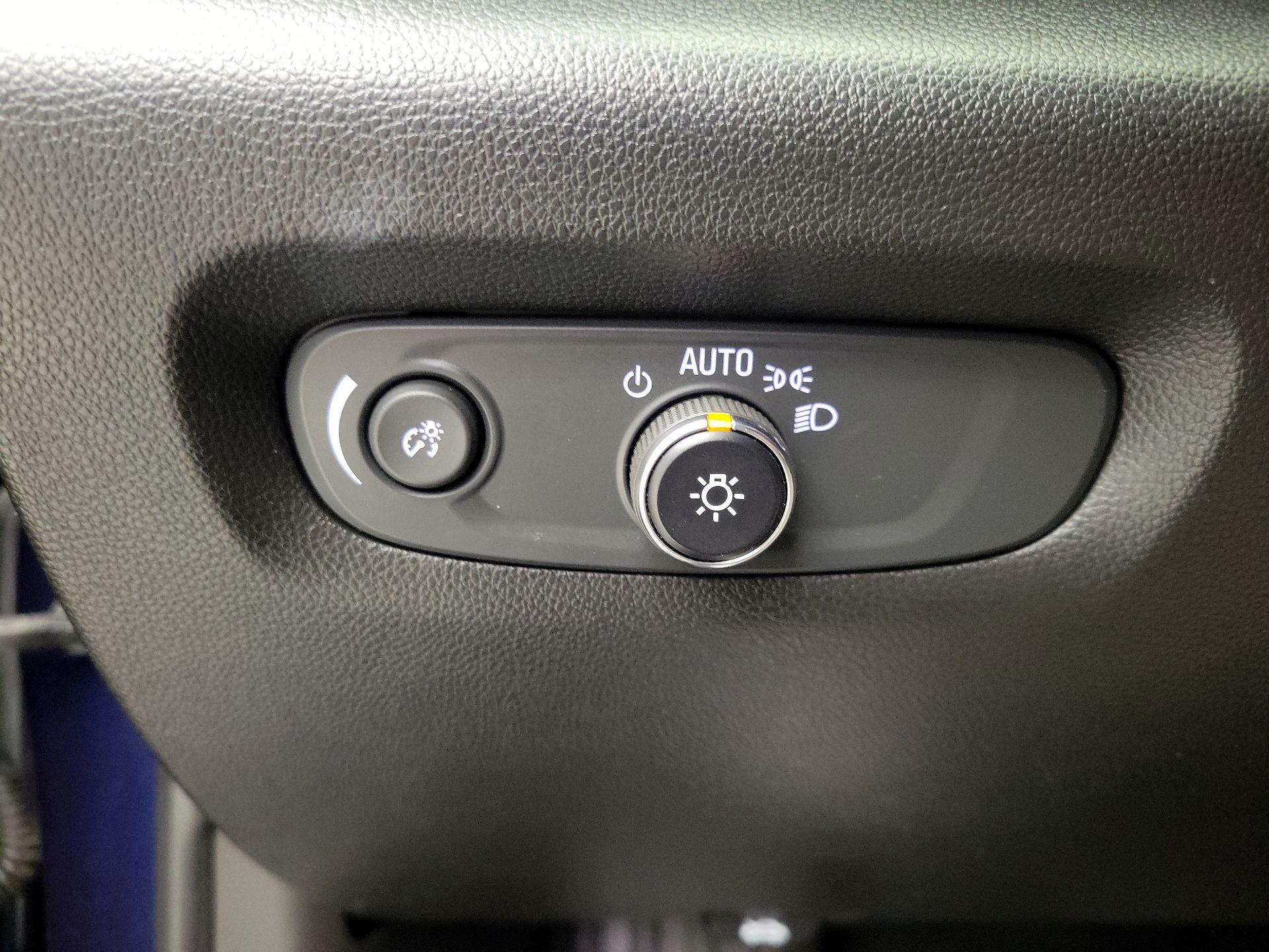 Thumbnail: 2022 Chevrolet Traverse - 13