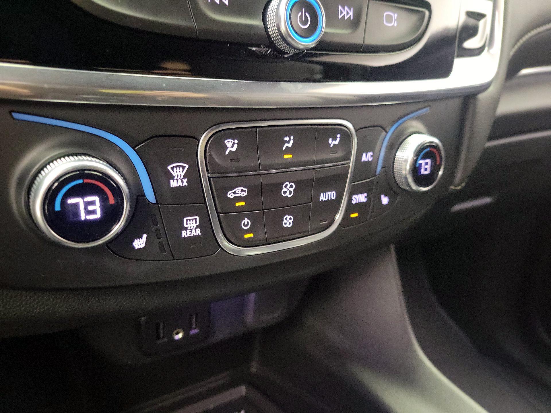 Thumbnail: 2022 Chevrolet Traverse - 16