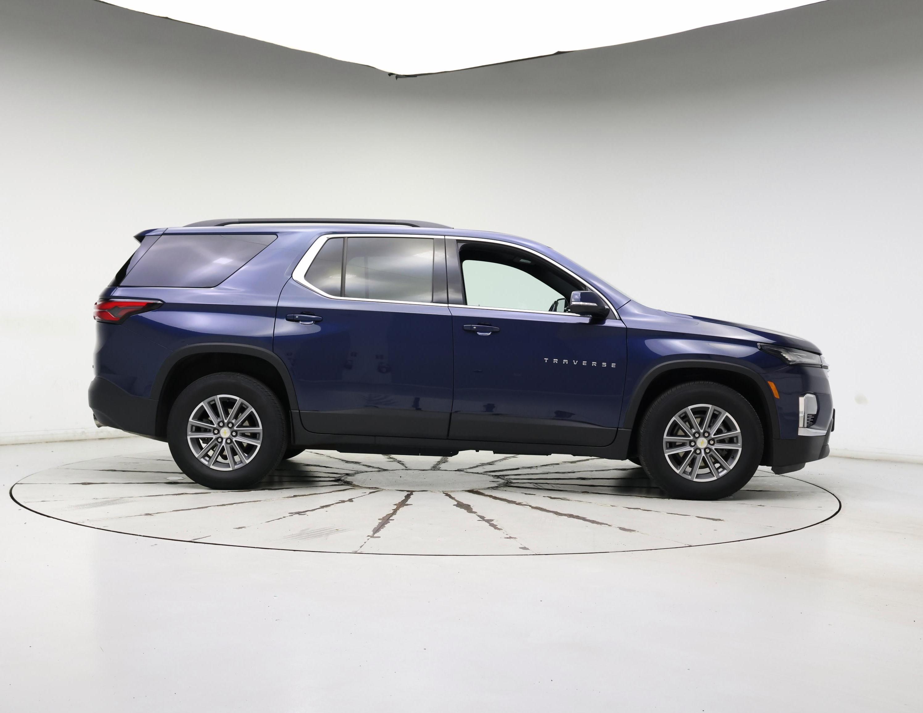 Thumbnail: 2022 Chevrolet Traverse - 7