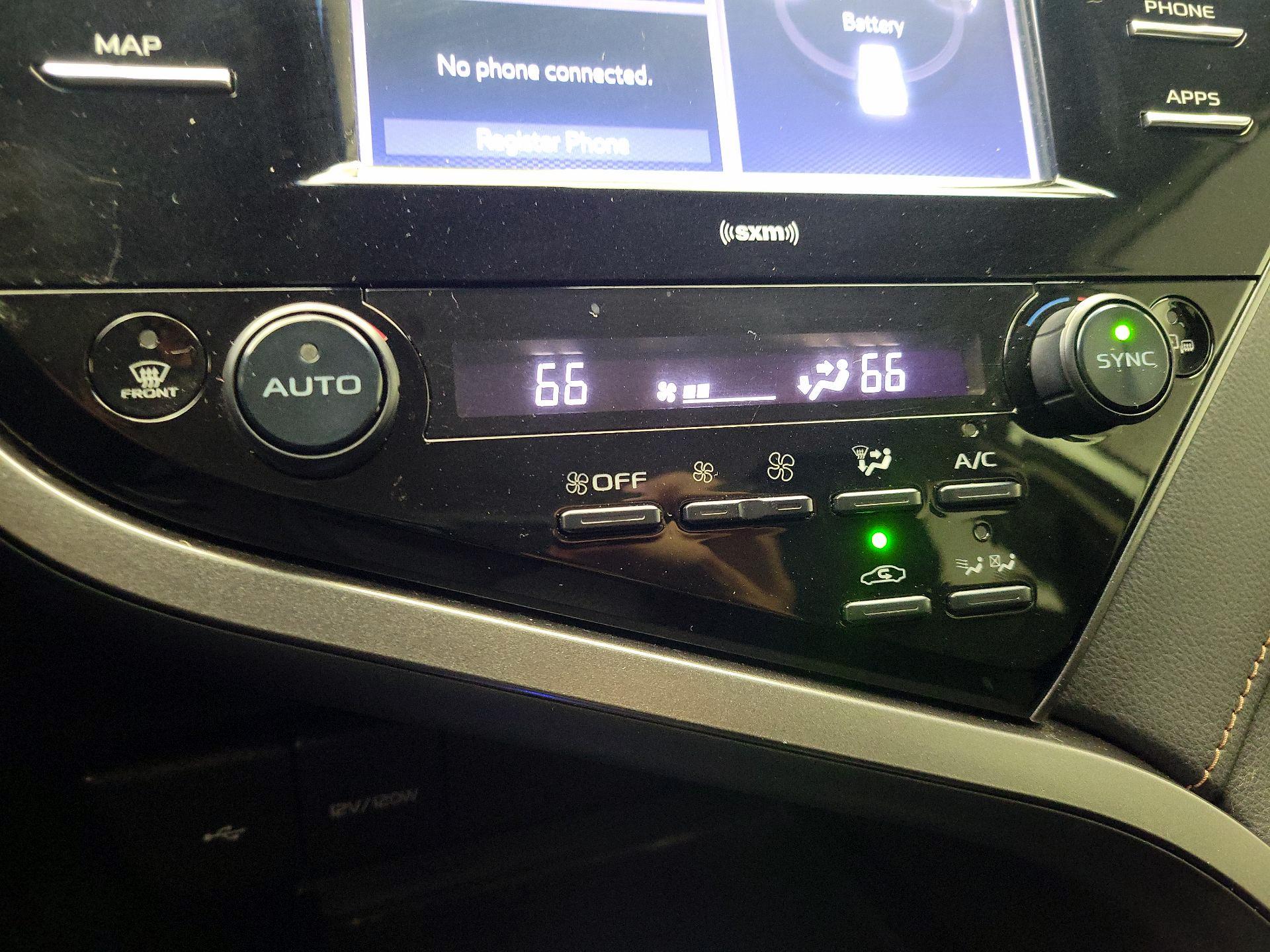 Thumbnail: 2020 Toyota Camry - 16