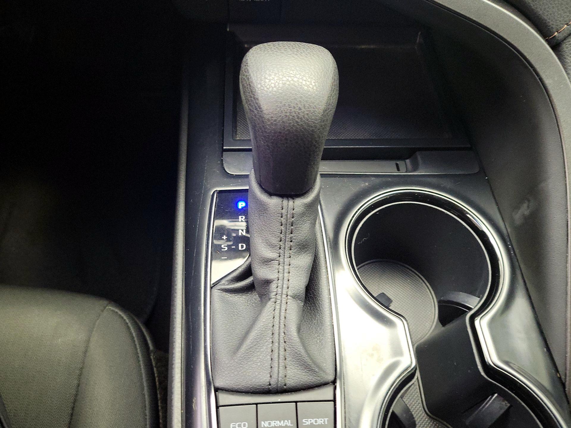 Thumbnail: 2020 Toyota Camry - 17