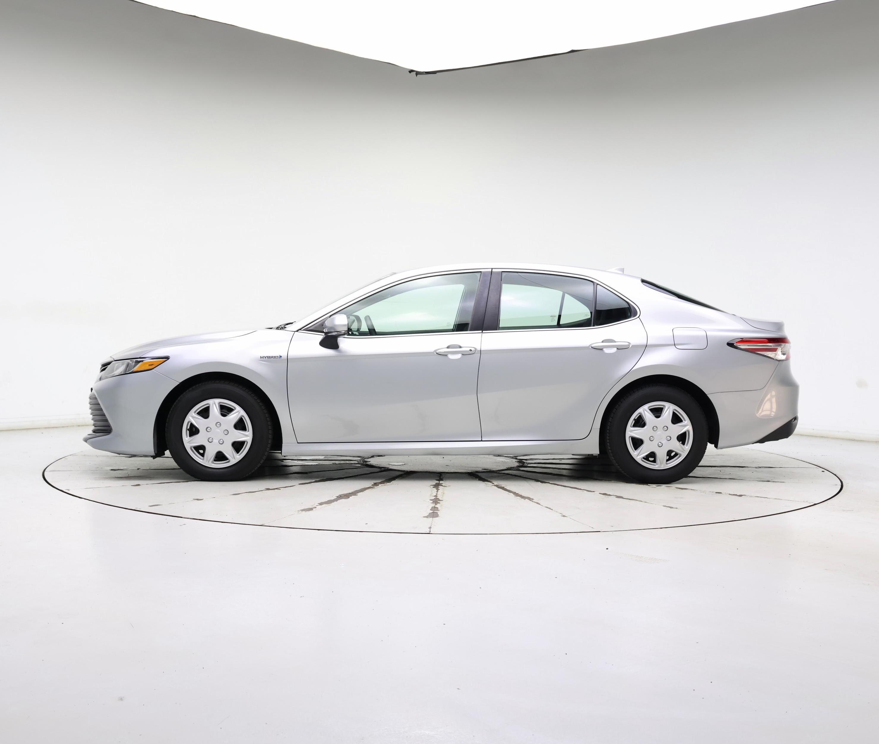 Thumbnail: 2020 Toyota Camry - 3