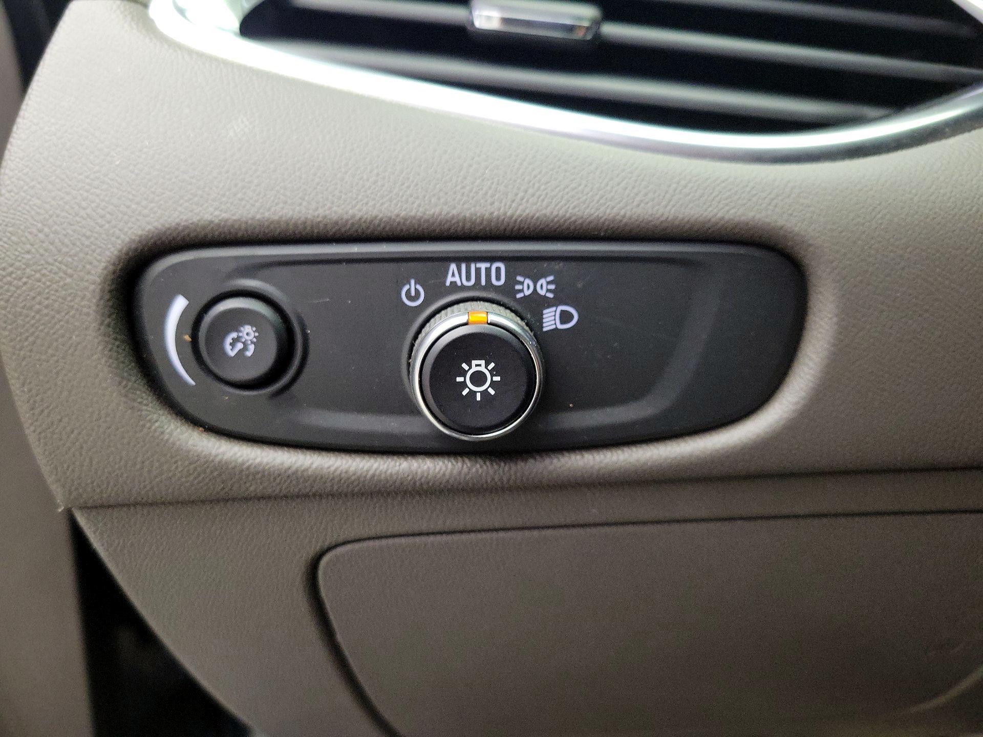 Thumbnail: 2021 Chevrolet Malibu - 13