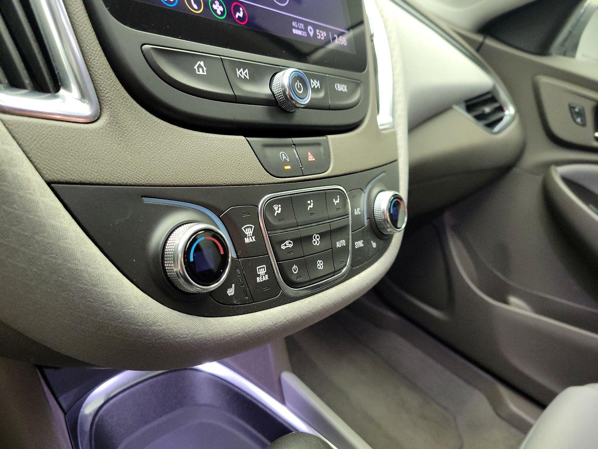 Thumbnail: 2021 Chevrolet Malibu - 16