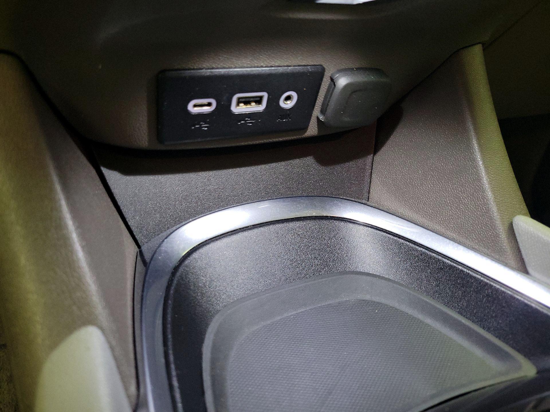 Thumbnail: 2021 Chevrolet Malibu - 18