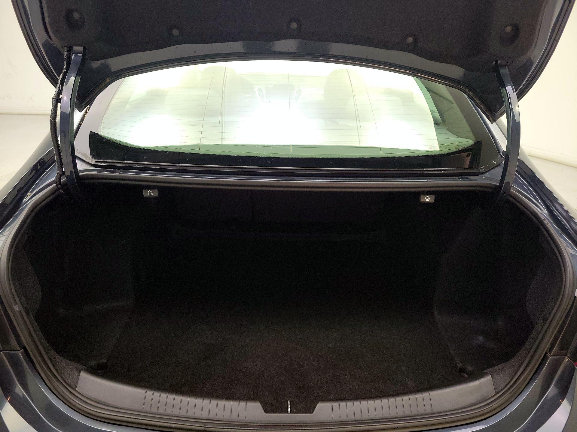 Thumbnail: 2021 Chevrolet Malibu - 20