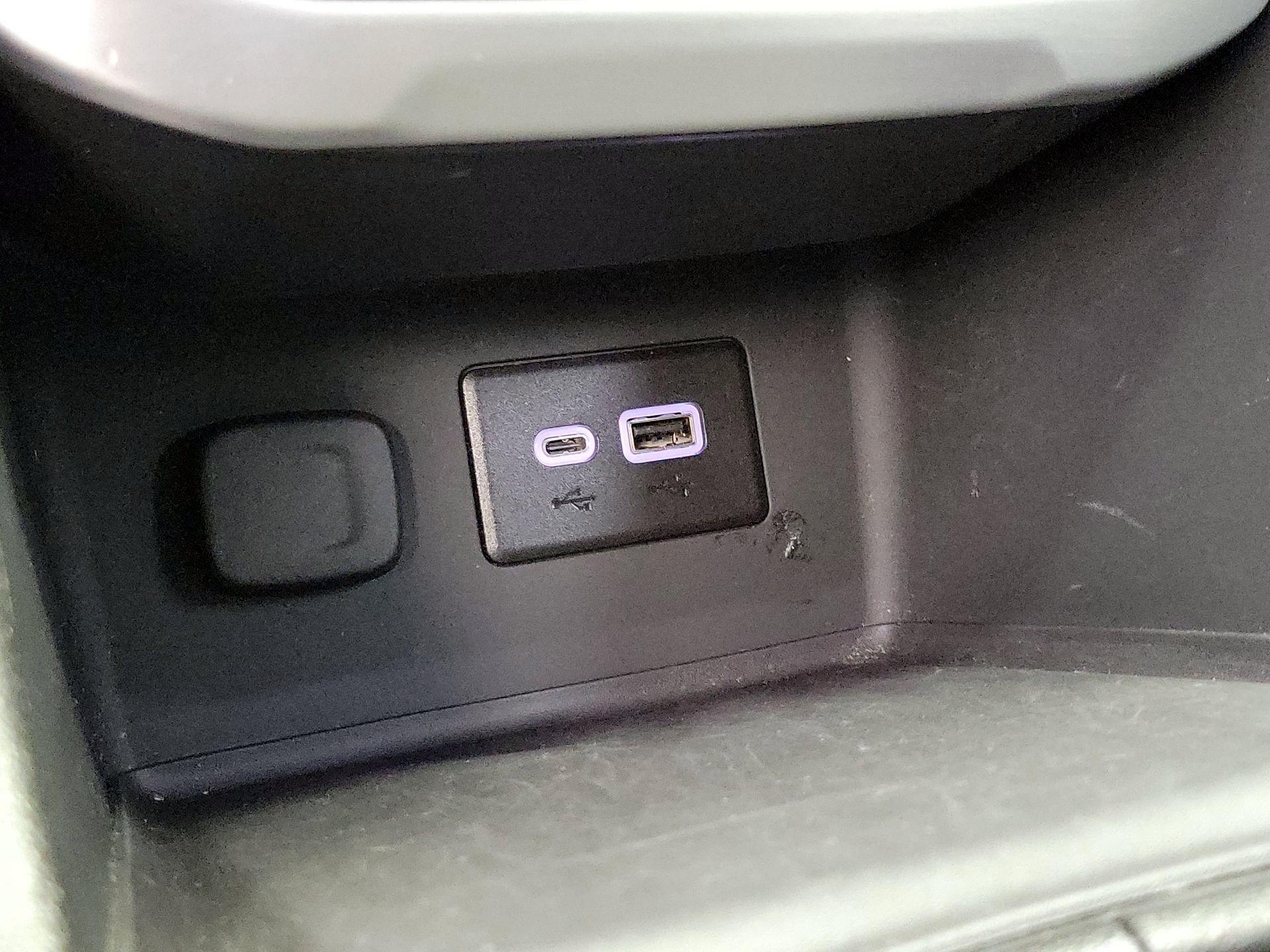 Thumbnail: 2023 GMC Acadia - 18