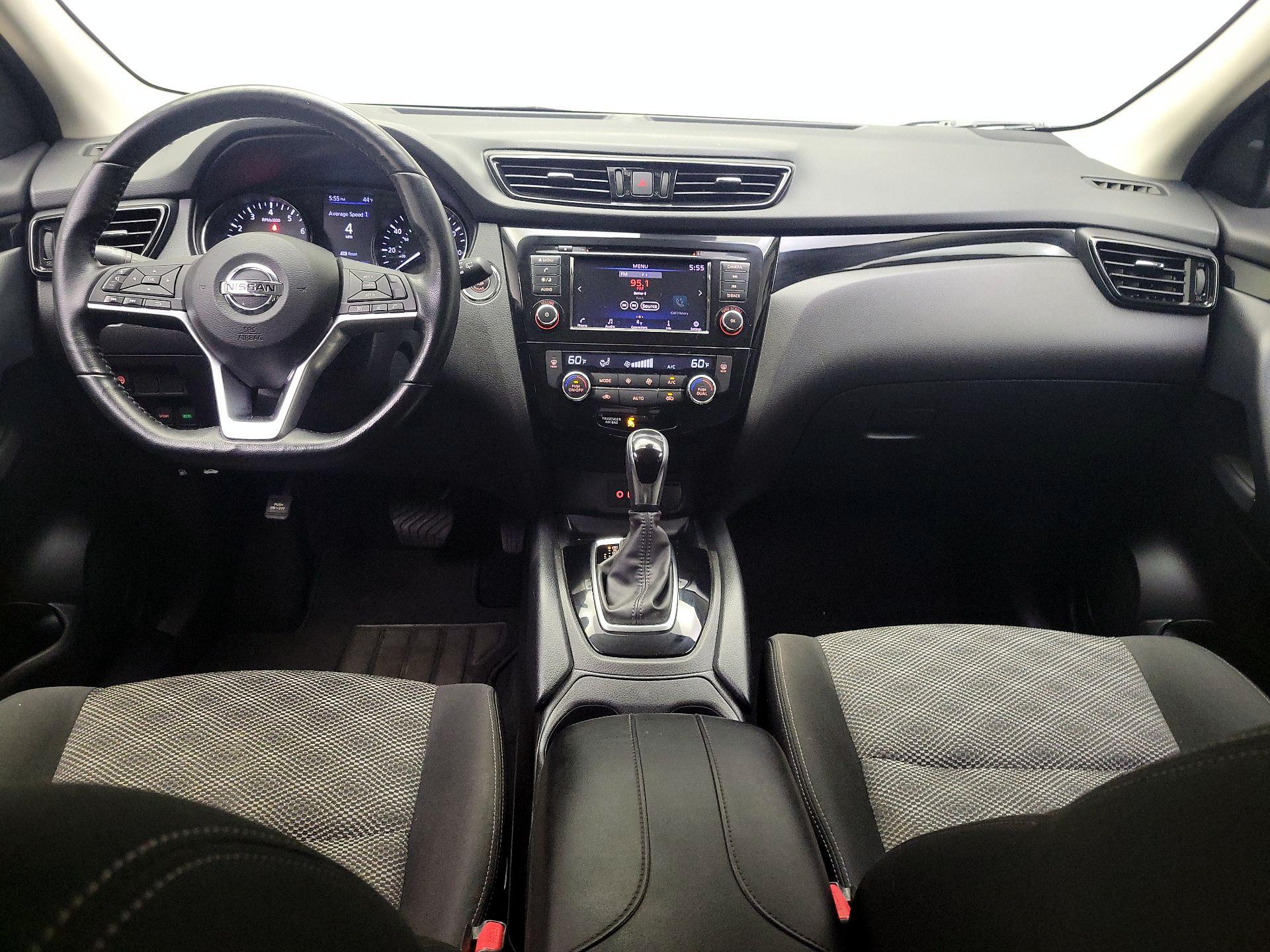 Thumbnail: 2022 Nissan Rogue Sport - 9