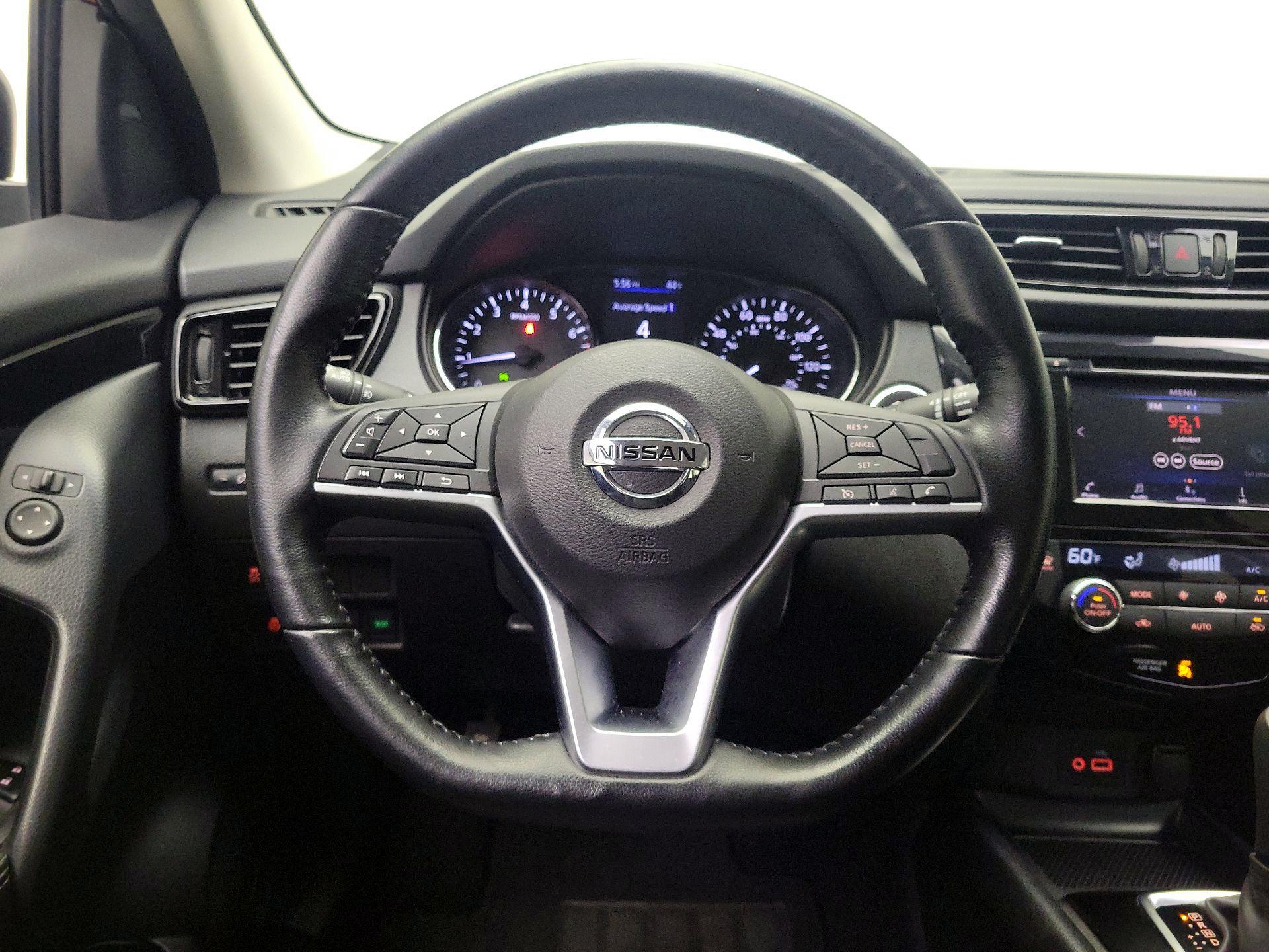 Thumbnail: 2022 Nissan Rogue Sport - 10