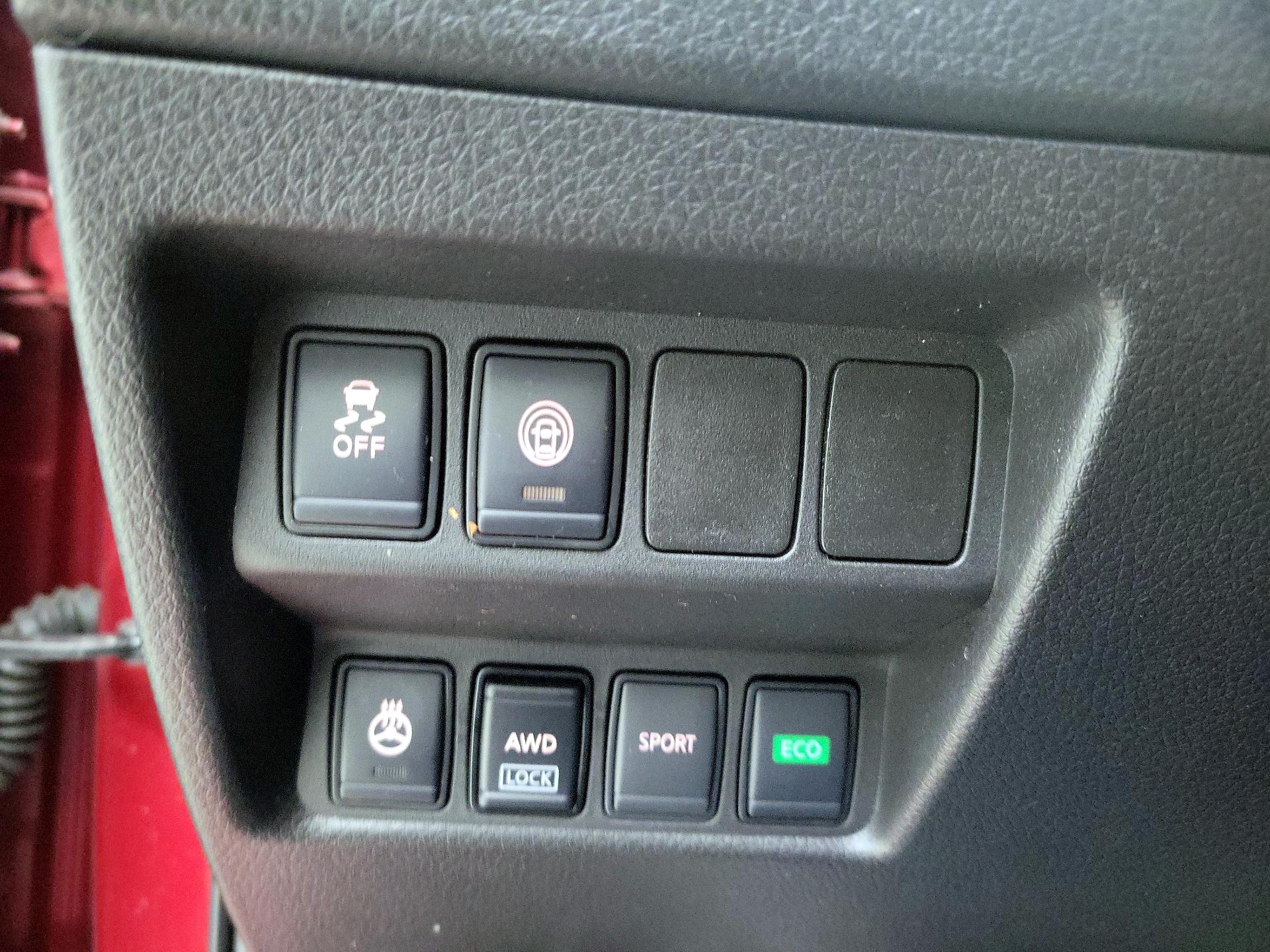 Thumbnail: 2022 Nissan Rogue Sport - 13