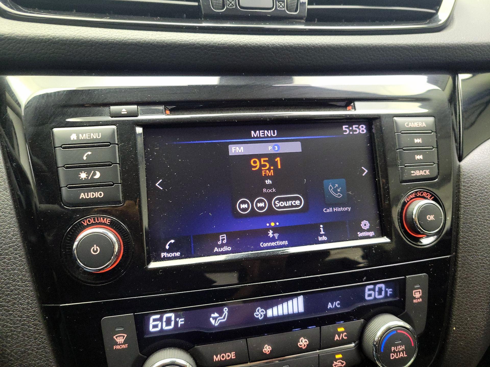 Thumbnail: 2022 Nissan Rogue Sport - 15