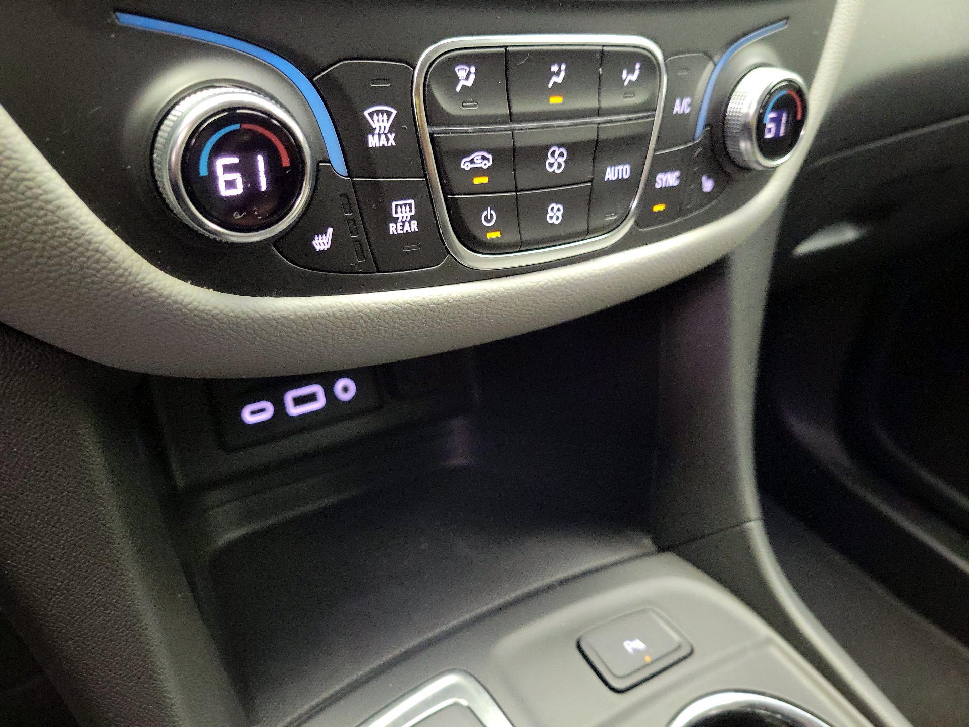 Thumbnail: 2022 Chevrolet Equinox - 16