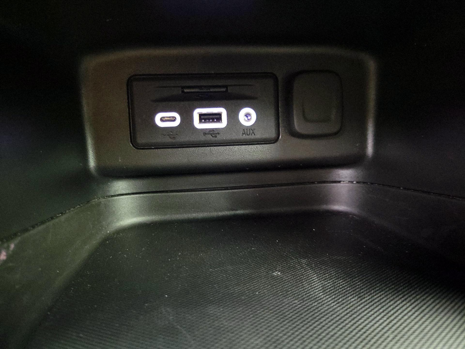 Thumbnail: 2022 Chevrolet Equinox - 18