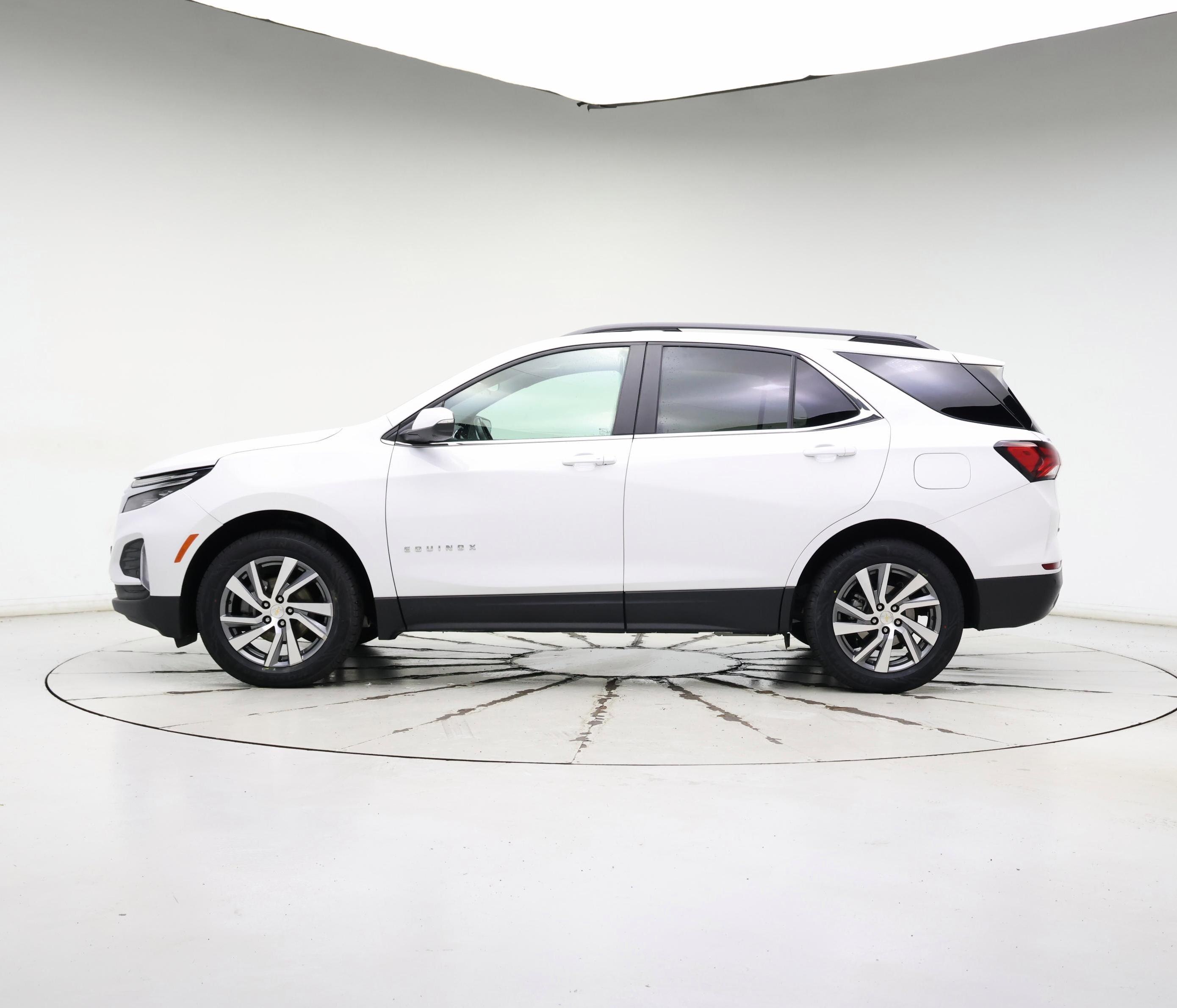 Thumbnail: 2022 Chevrolet Equinox - 3