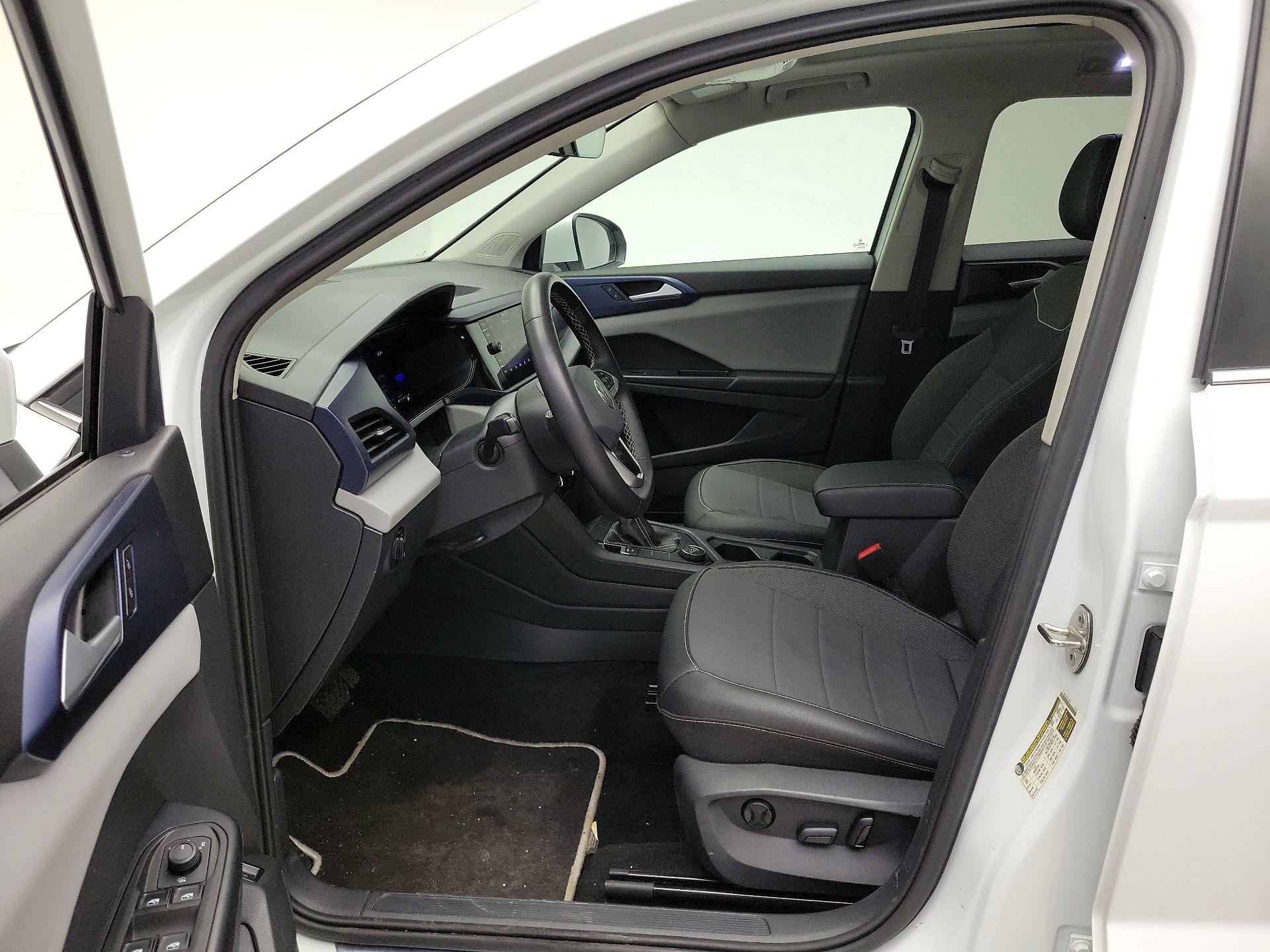 Thumbnail: 2023 Volkswagen Taos - 11