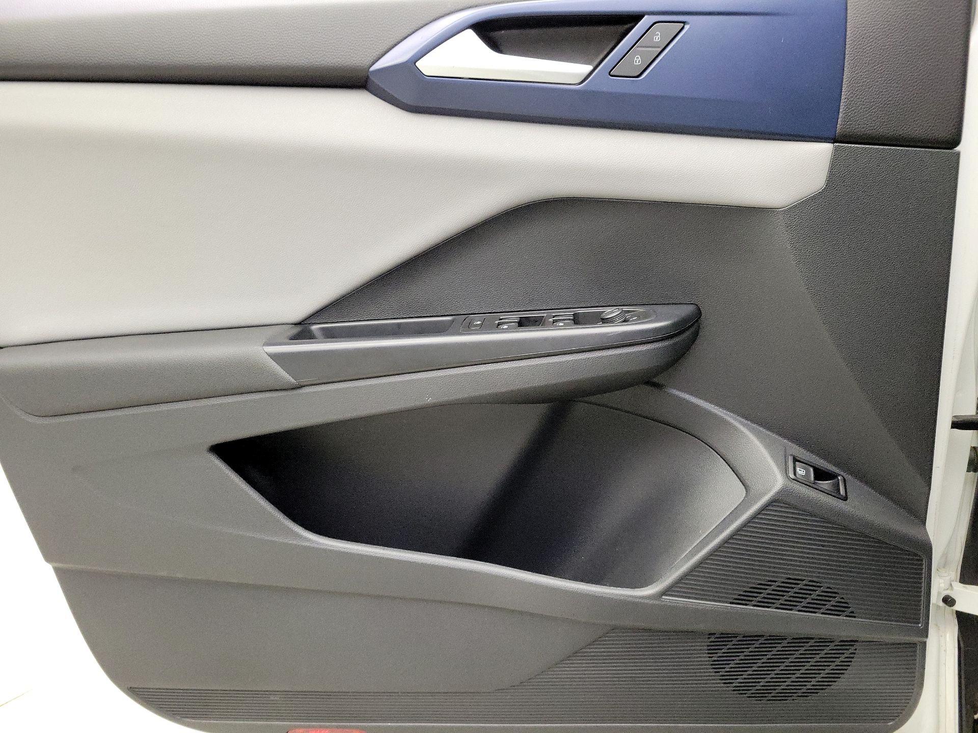 Thumbnail: 2023 Volkswagen Taos - 12