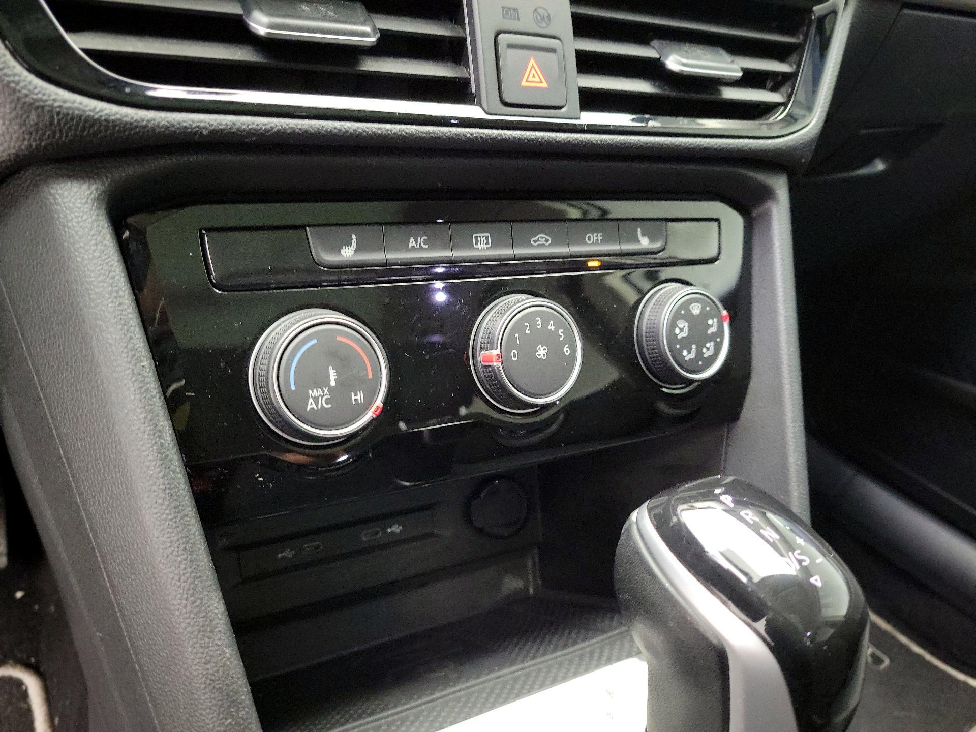 Thumbnail: 2023 Volkswagen Taos - 15