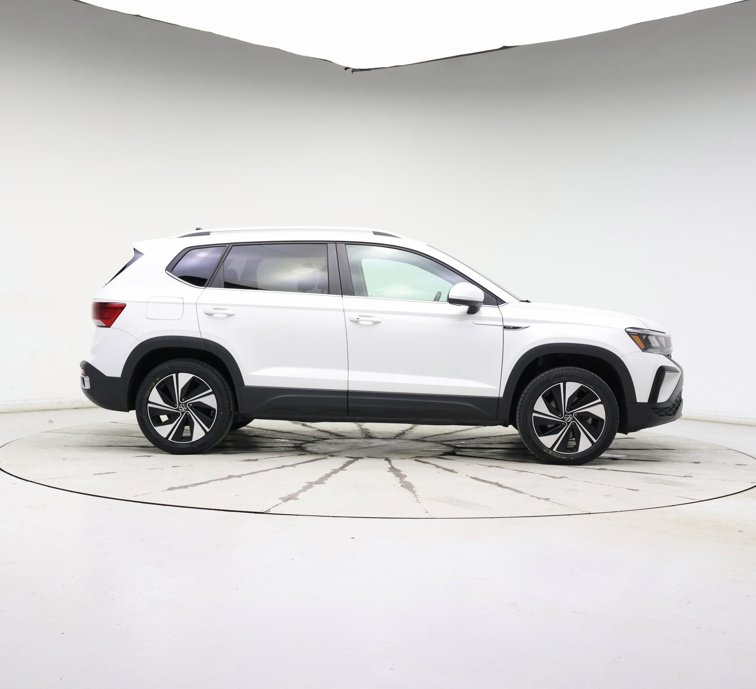 Thumbnail: 2023 Volkswagen Taos - 7