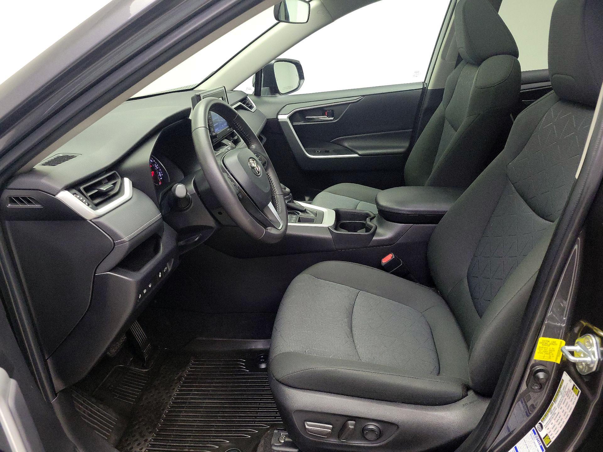 Thumbnail: 2021 Toyota RAV4 - 11