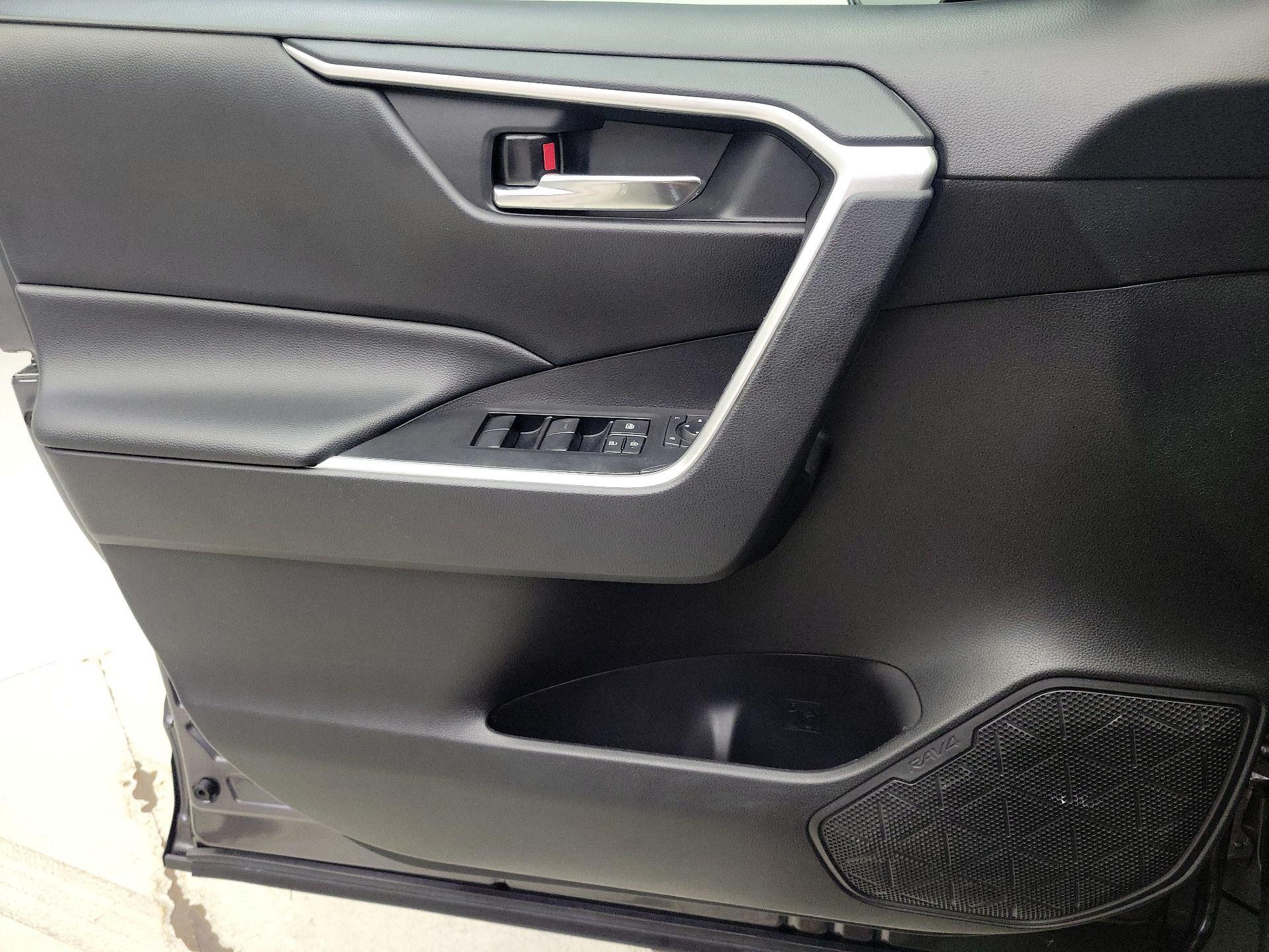 Thumbnail: 2021 Toyota RAV4 - 12