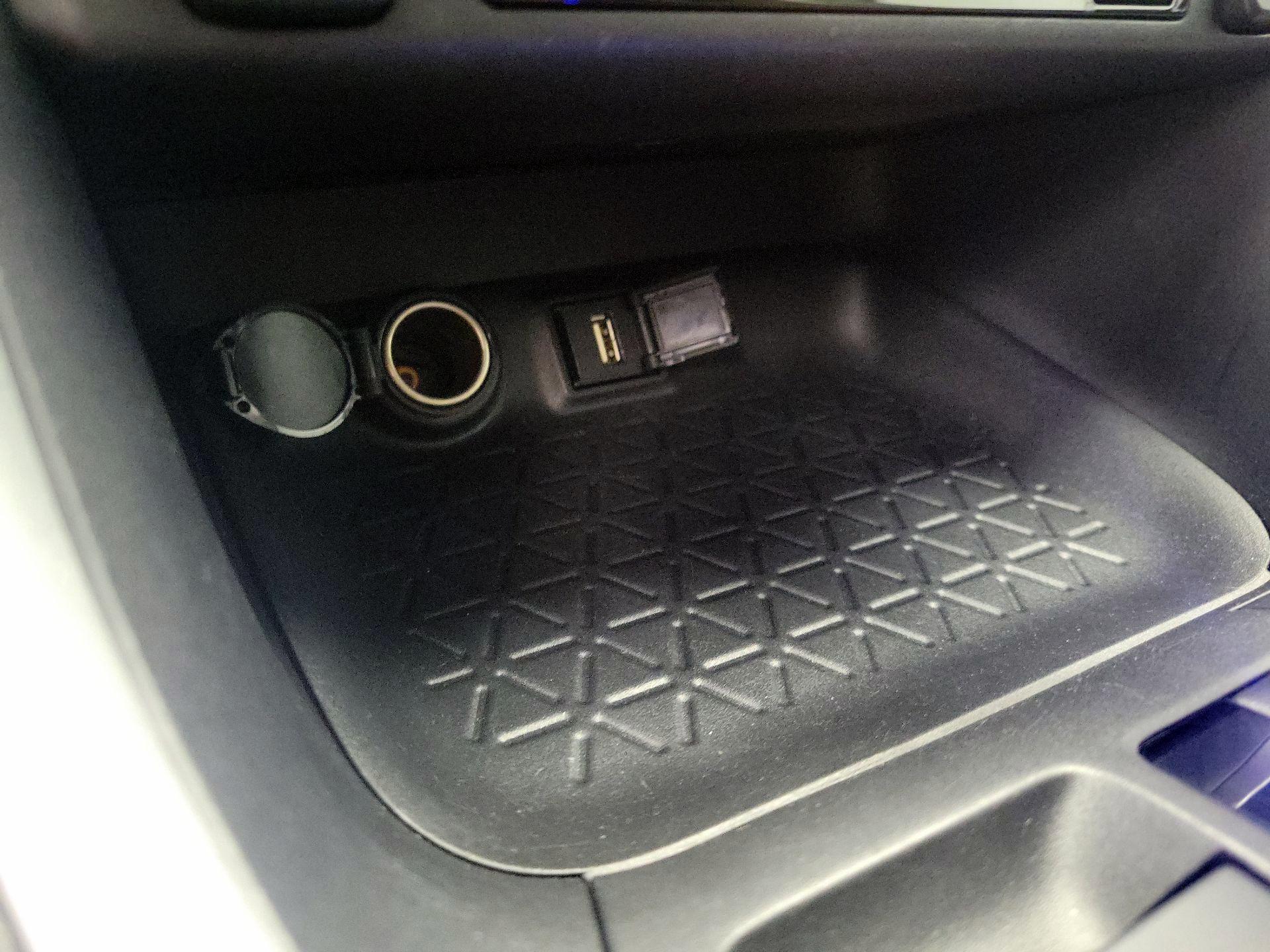 Thumbnail: 2021 Toyota RAV4 - 18