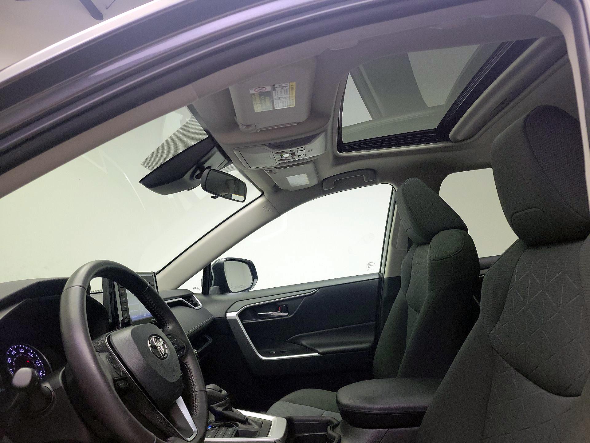 Thumbnail: 2021 Toyota RAV4 - 19