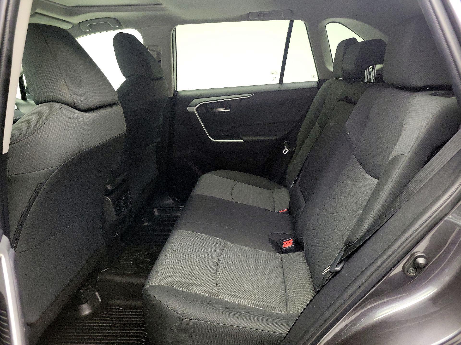 Thumbnail: 2021 Toyota RAV4 - 20