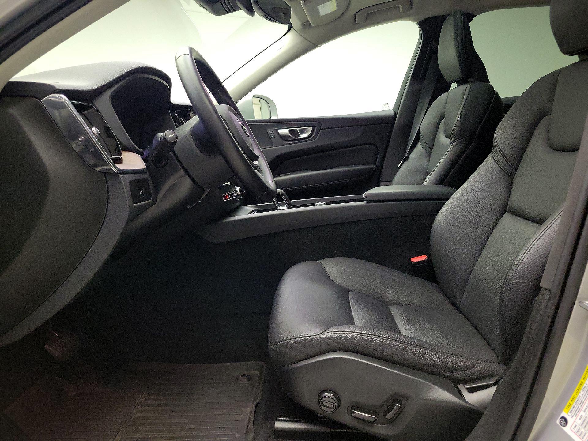 Thumbnail: 2023 Volvo XC60 - 9