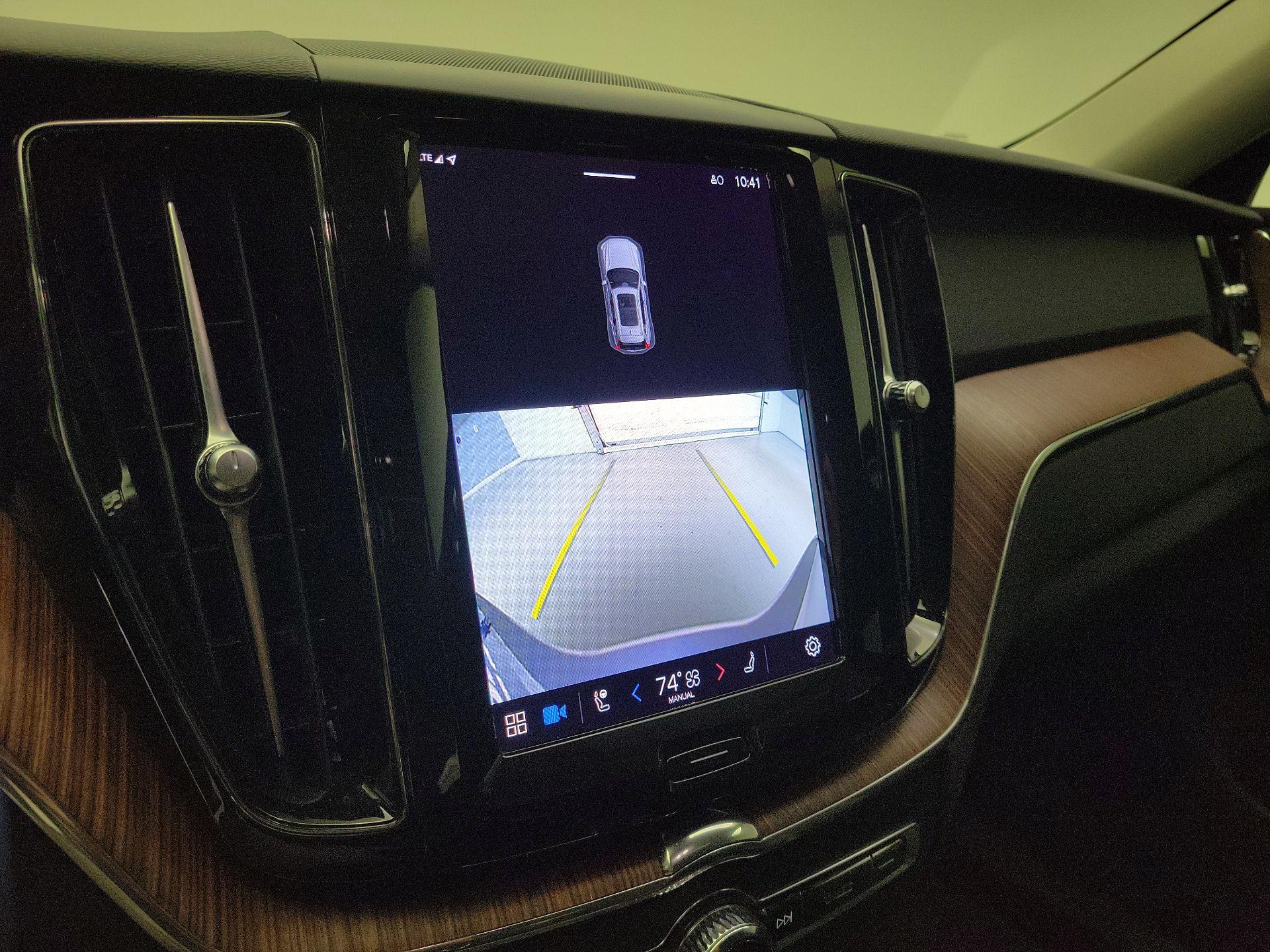 Thumbnail: 2023 Volvo XC60 - 12