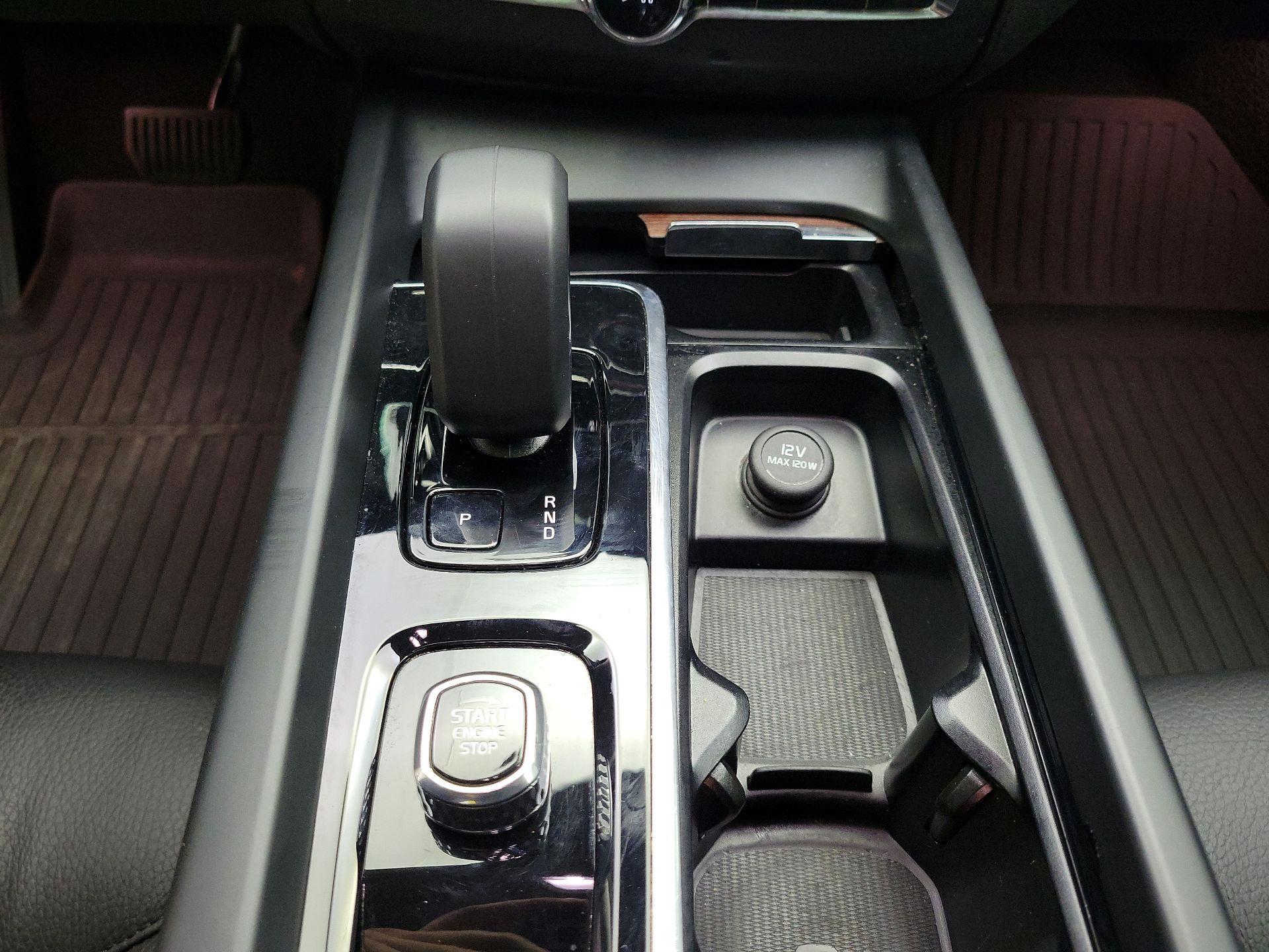 Thumbnail: 2023 Volvo XC60 - 15