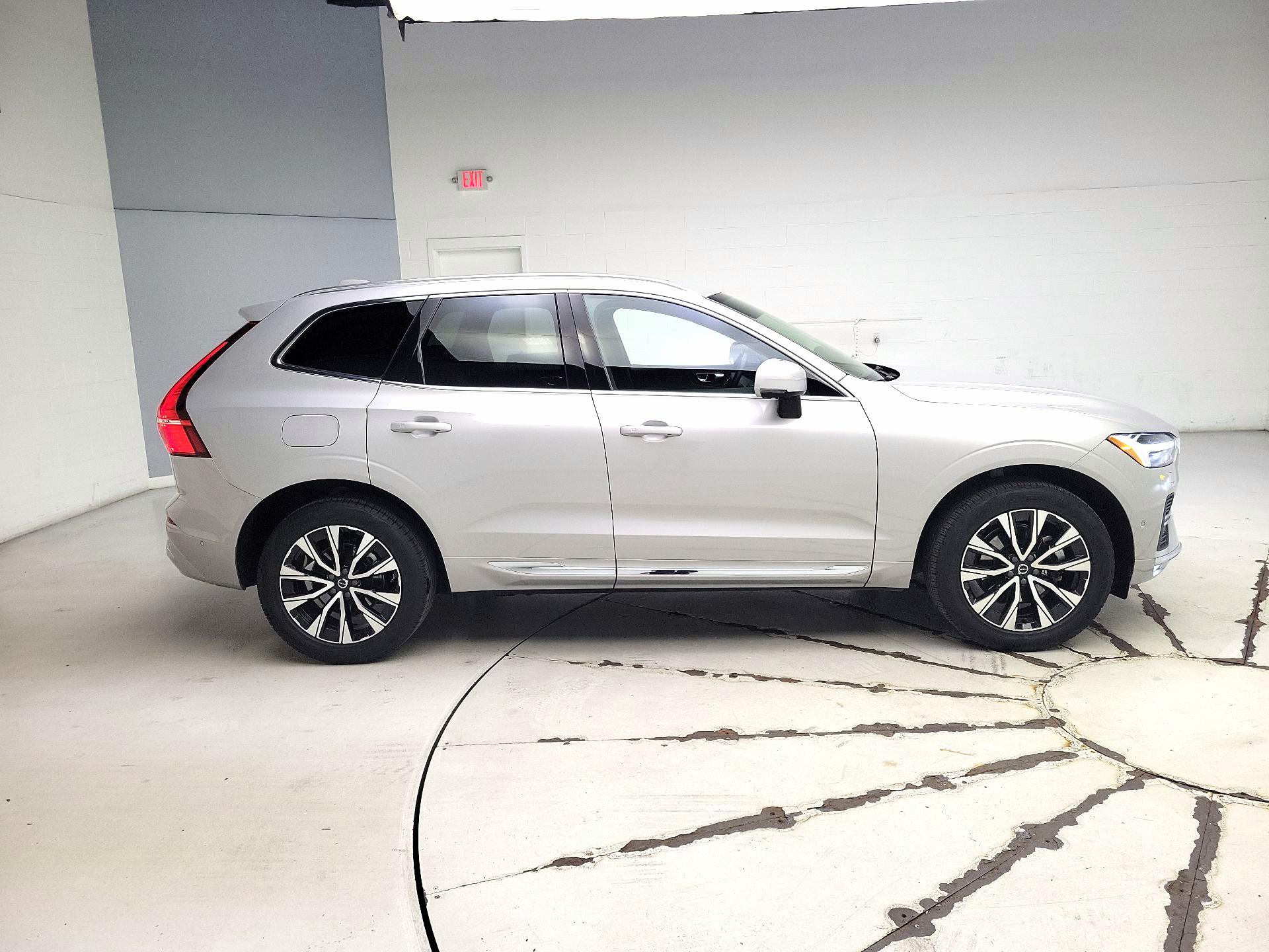 Thumbnail: 2023 Volvo XC60 - 4