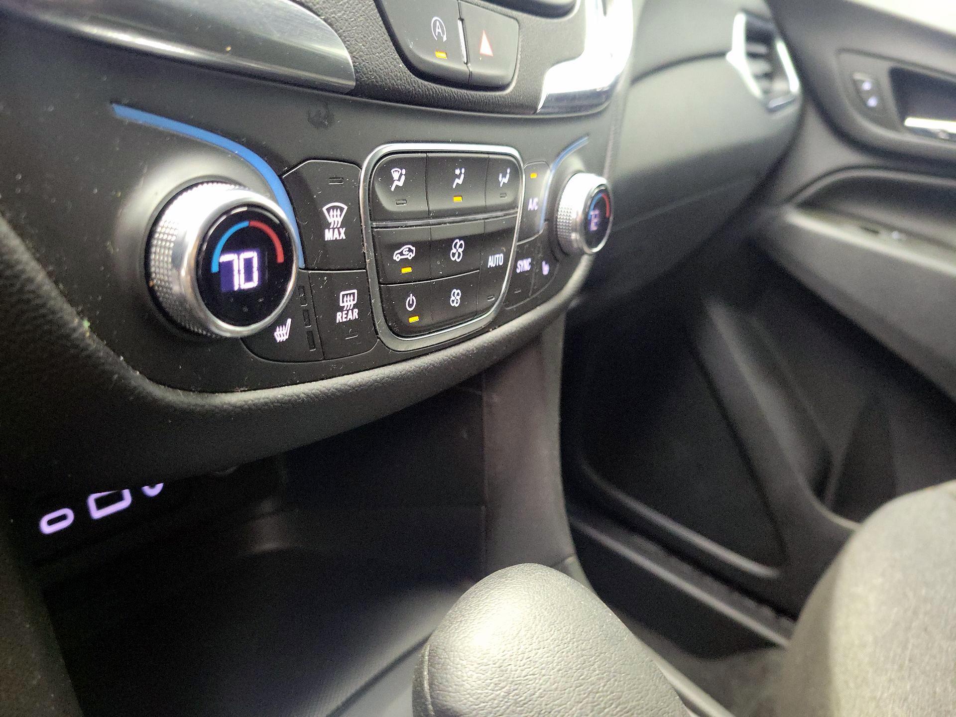 Thumbnail: 2022 Chevrolet Equinox - 16