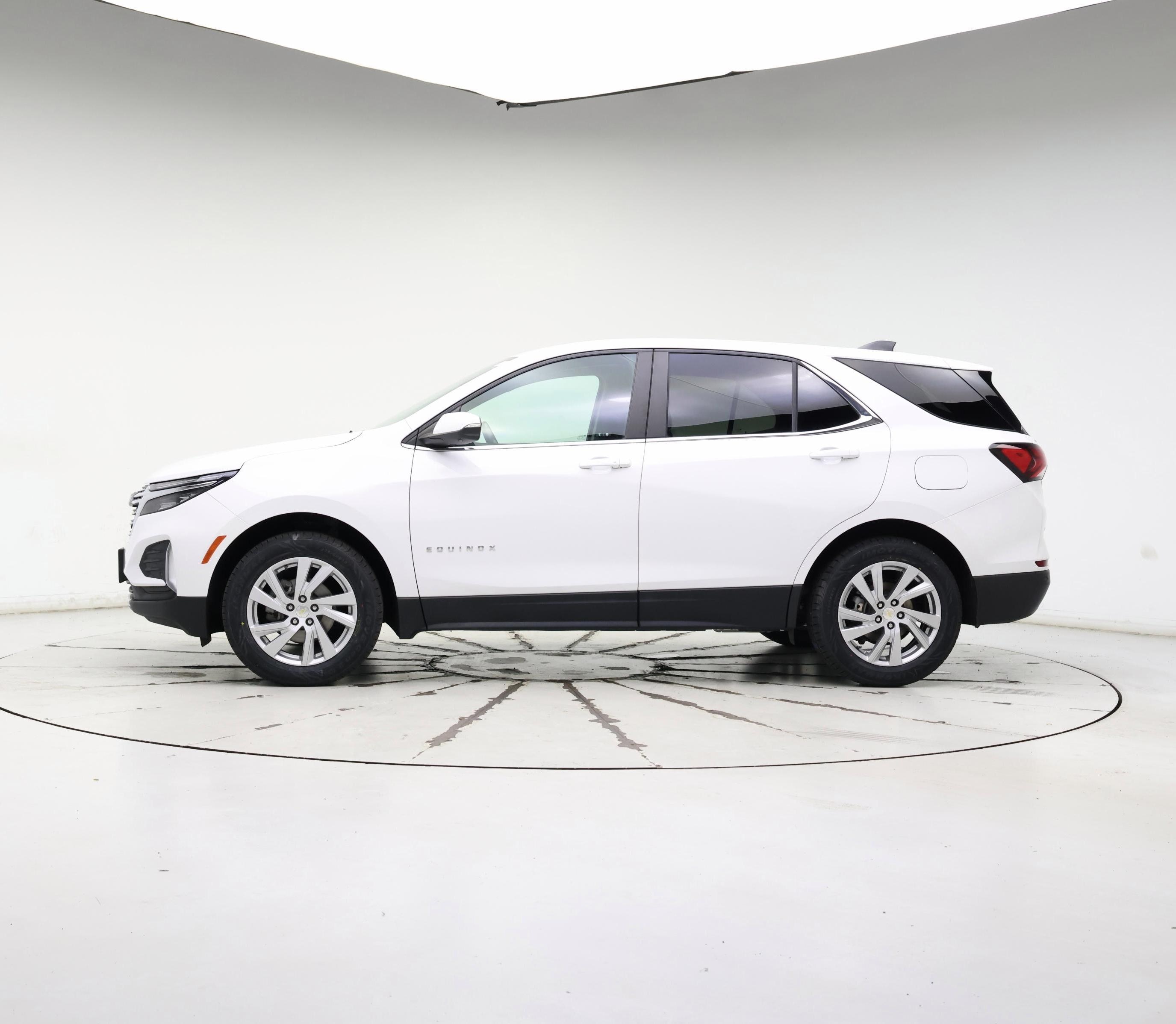 Thumbnail: 2022 Chevrolet Equinox - 3