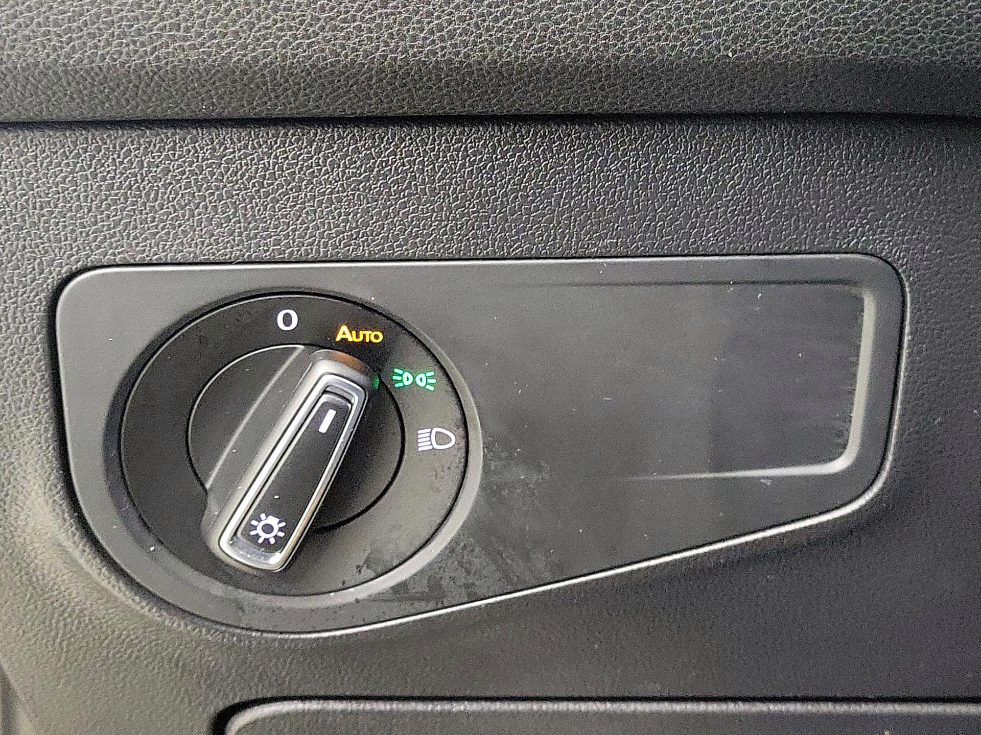 Thumbnail: 2023 Volkswagen Tiguan - 13