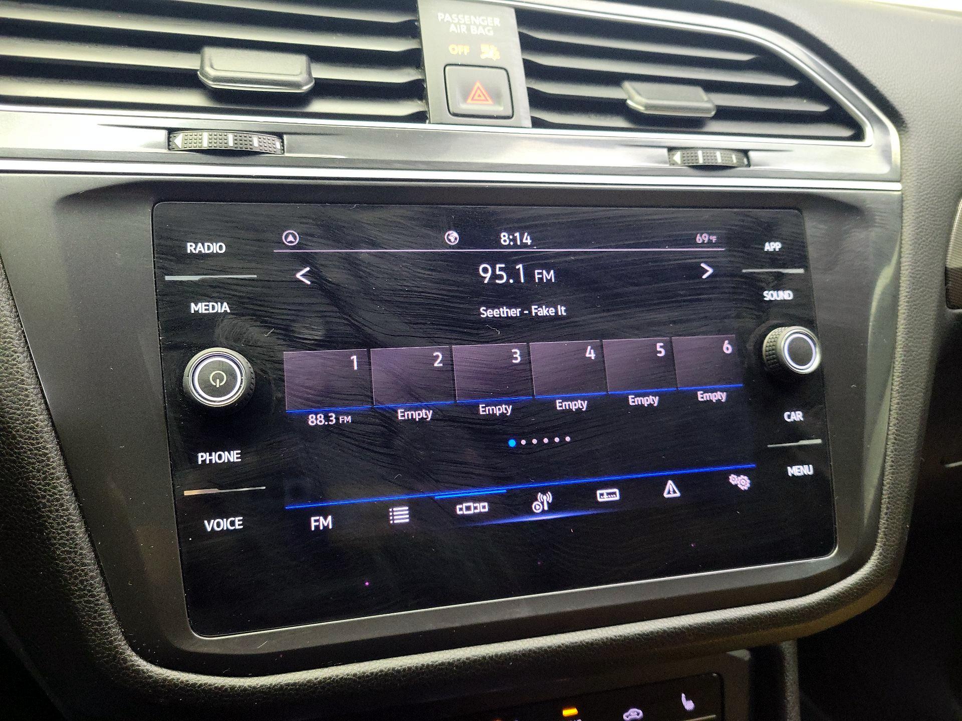 Thumbnail: 2023 Volkswagen Tiguan - 15