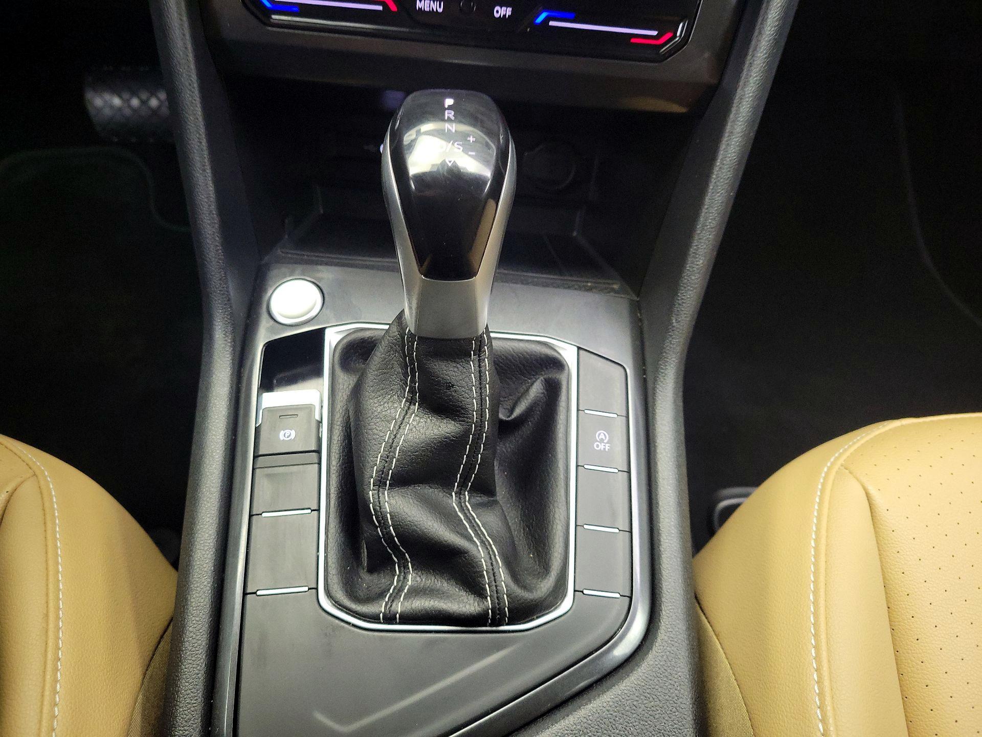 Thumbnail: 2023 Volkswagen Tiguan - 17