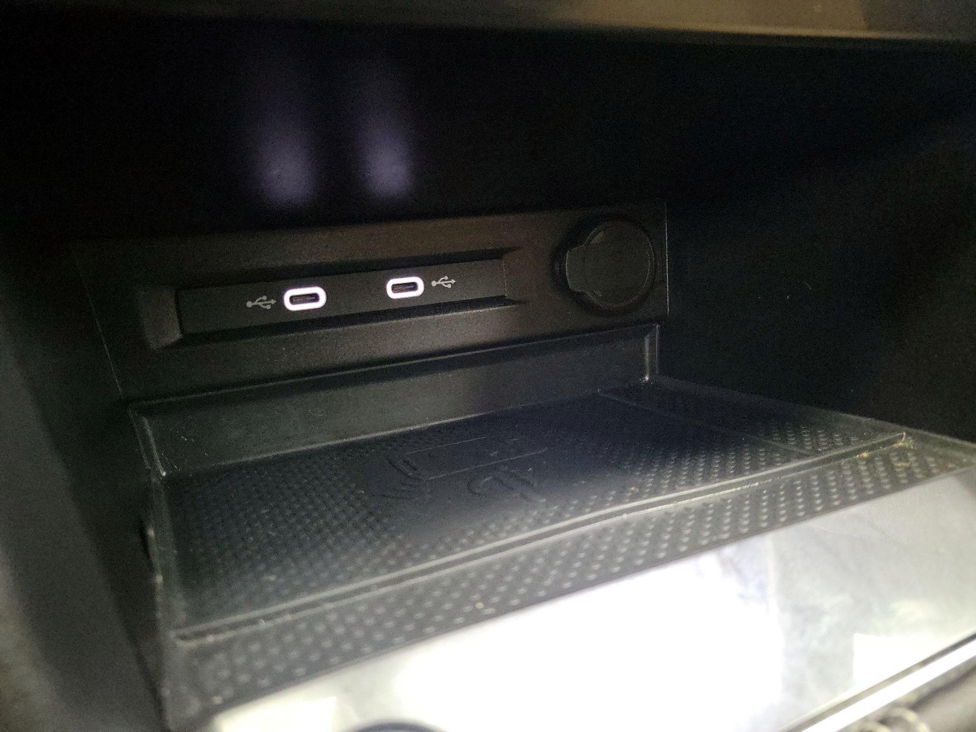 Thumbnail: 2023 Volkswagen Tiguan - 18