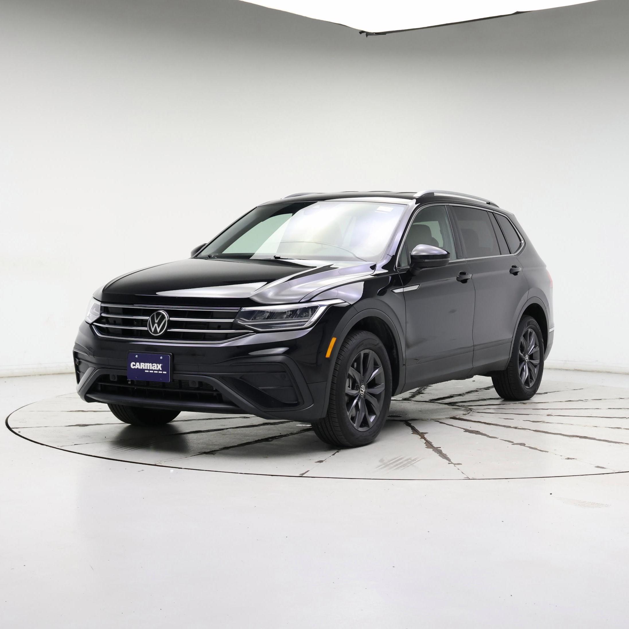 Thumbnail: 2023 Volkswagen Tiguan - 4